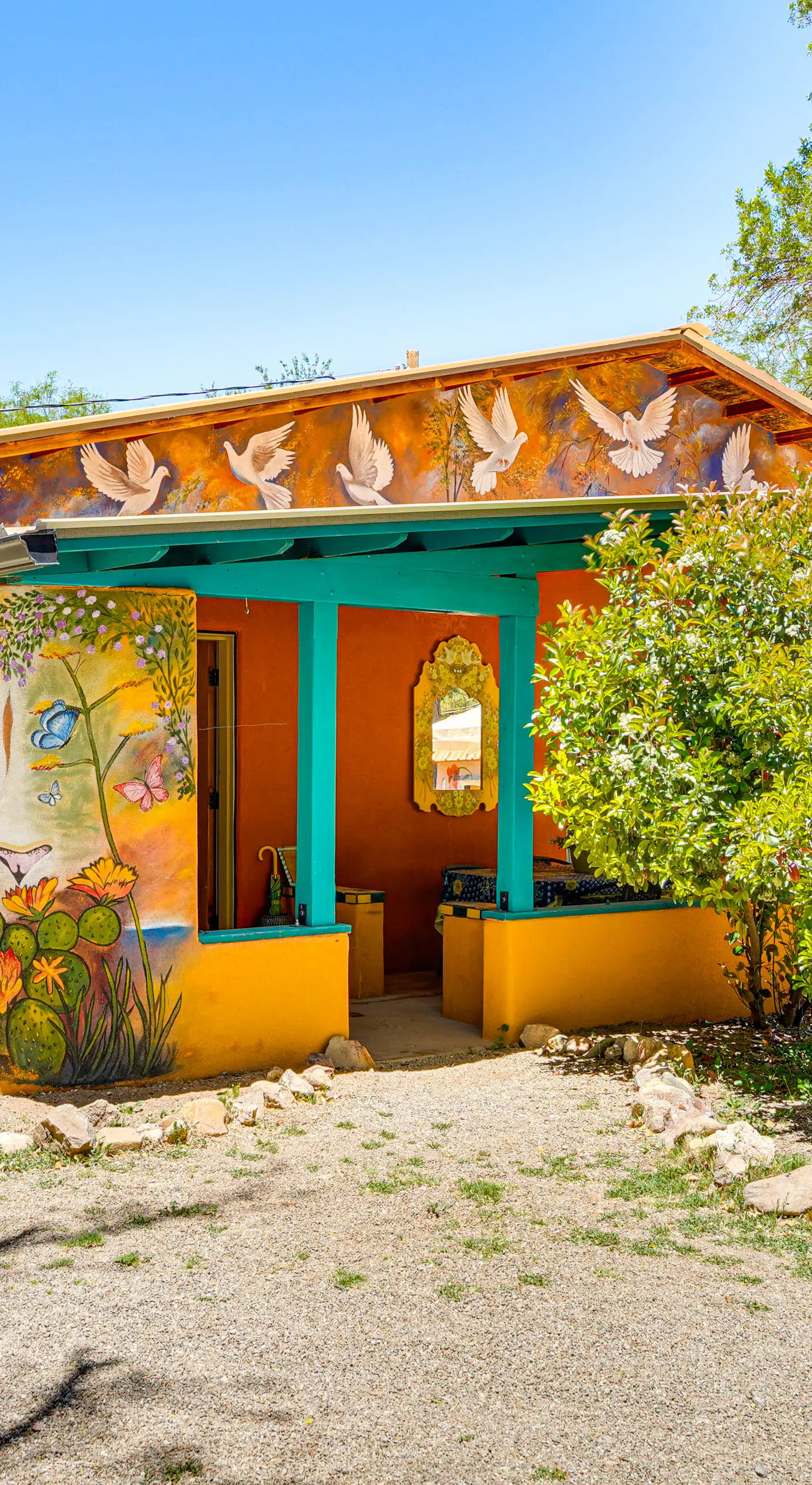 Vibrant 'Casa Paloma' w/ Patio - Near Vineyards!