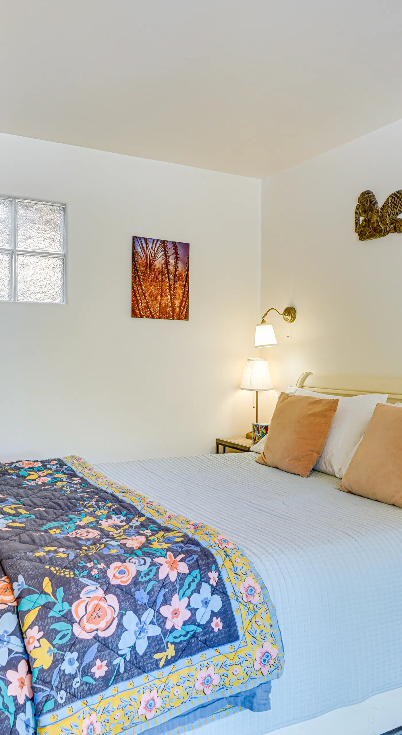 Vibrant 'Casa Paloma' w/ Patio - Near Vineyards!