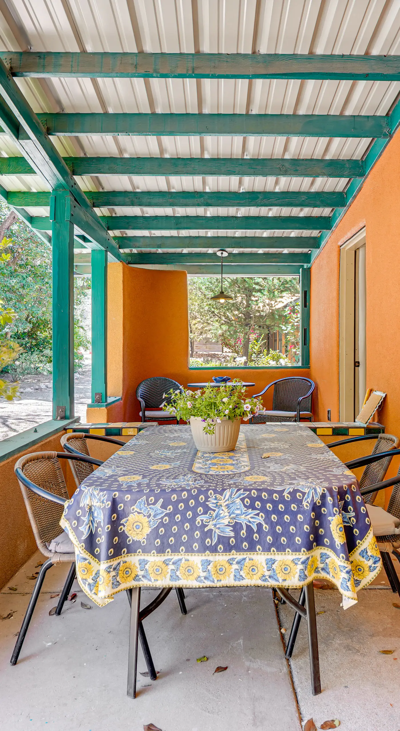 Vibrant 'Casa Paloma' w/ Patio - Near Vineyards!