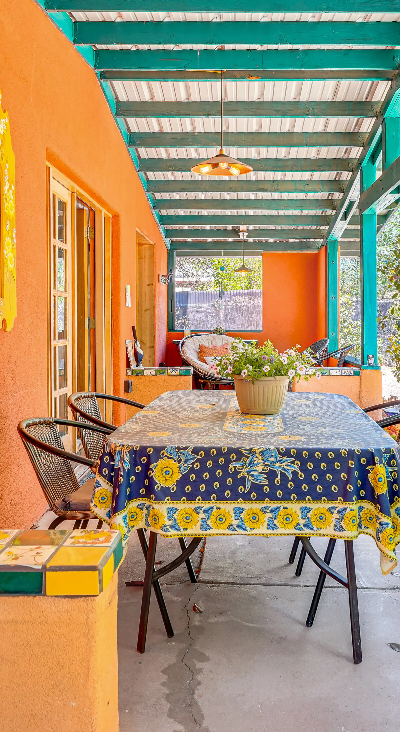 Casa Paloma Studio: Artsy & Airy w/ Hot Tub Access