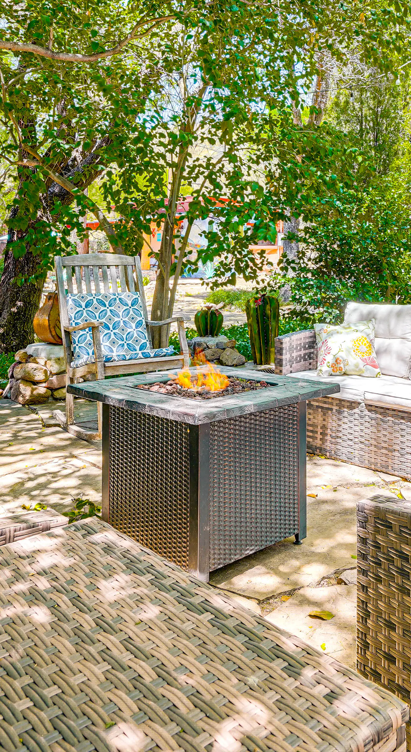 Casa Paloma Studio: Artsy & Airy w/ Hot Tub Access