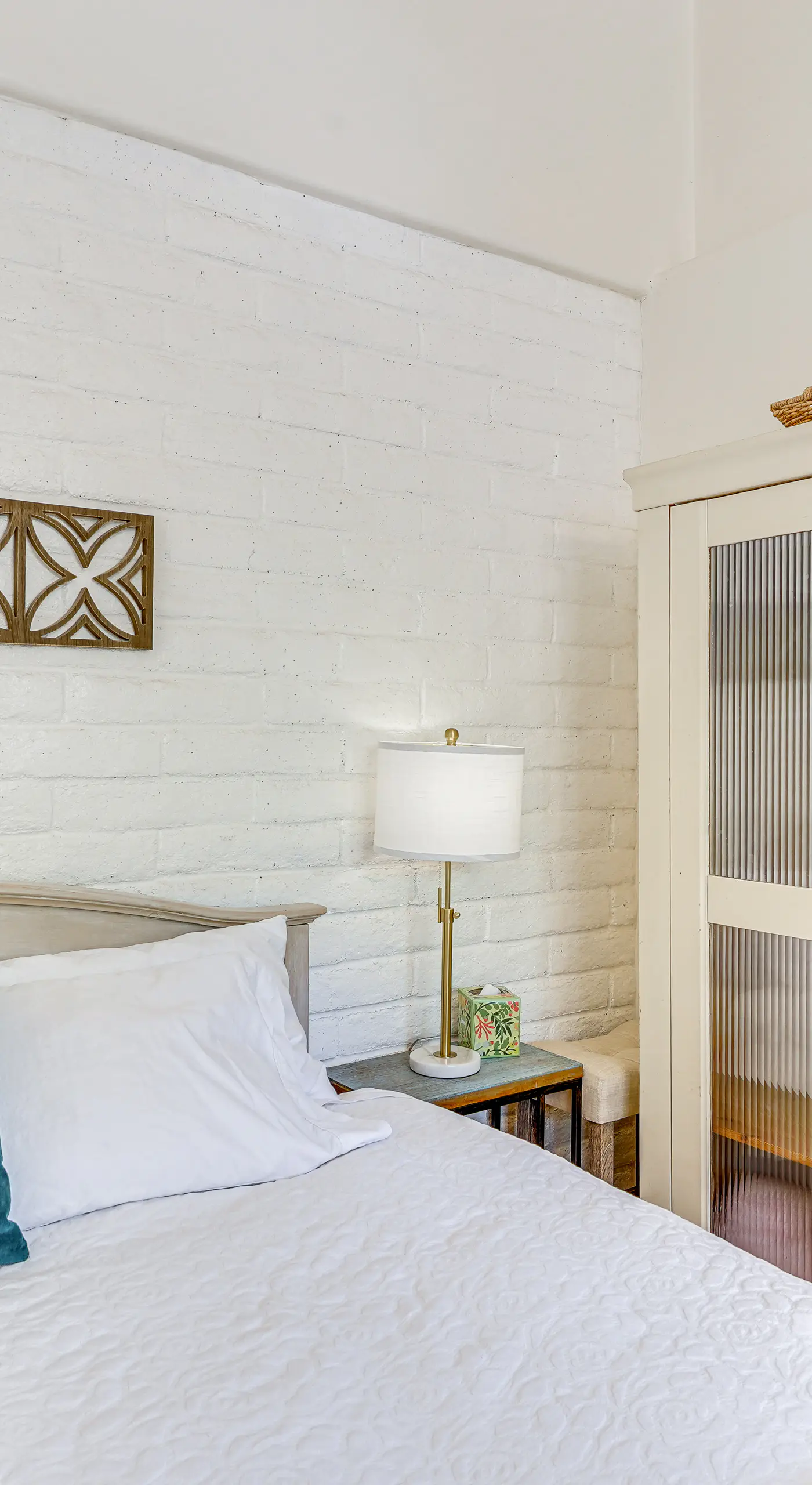 Casa Paloma Studio: Artsy & Airy w/ Hot Tub Access