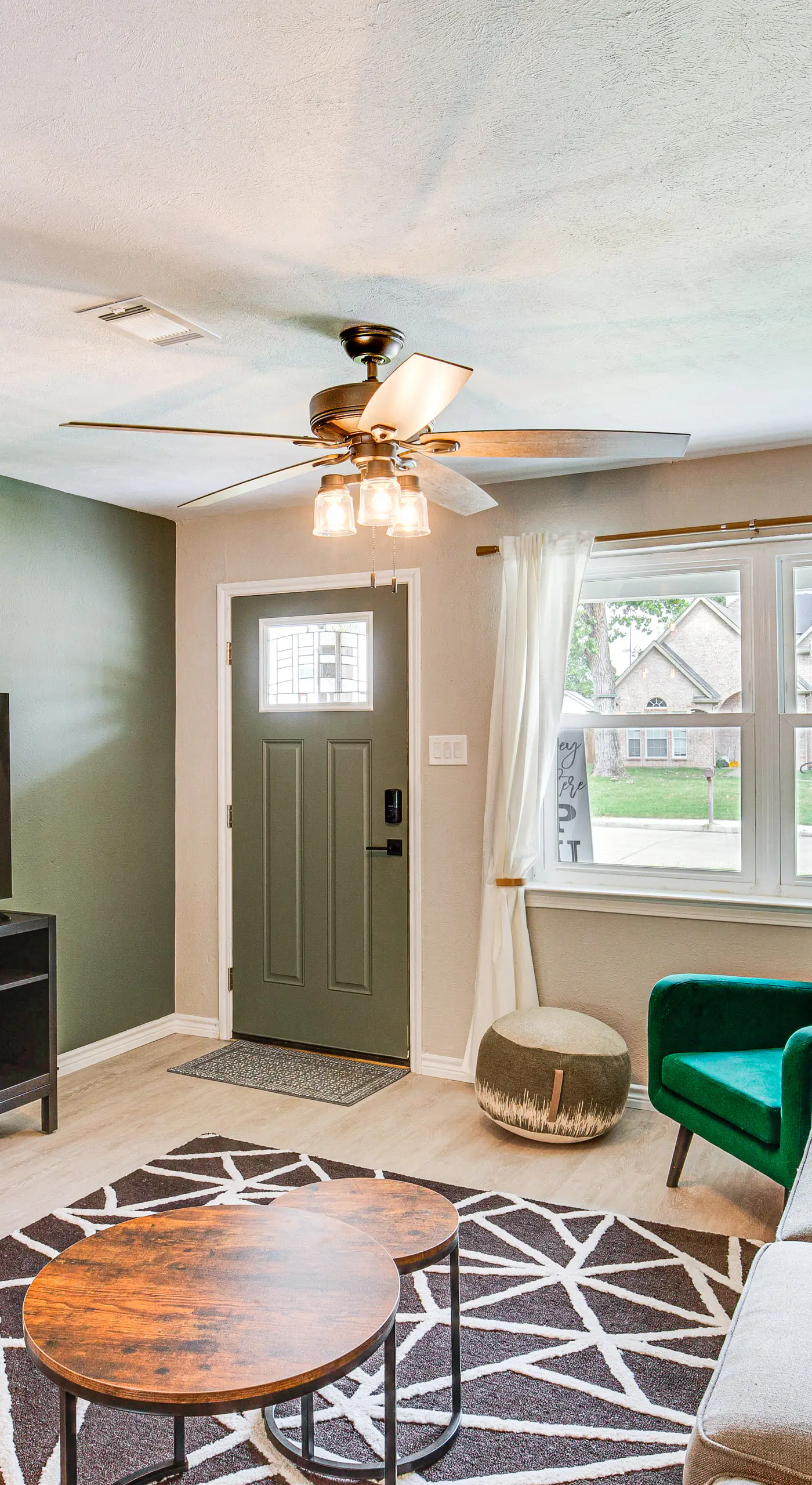 Walk to Lewisville Lake: Dog-Friendly Texas Home