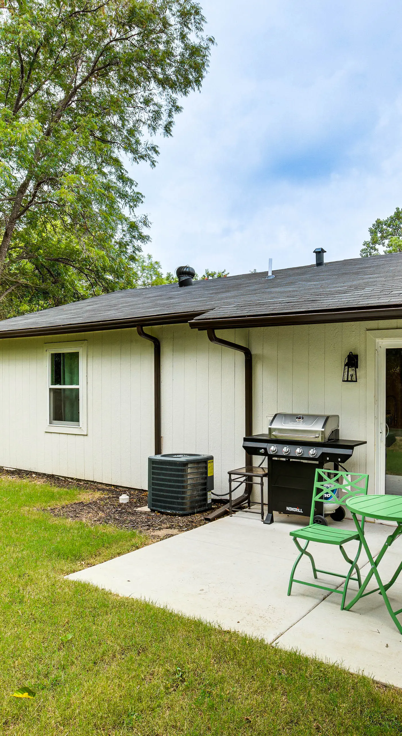 Walk to Lewisville Lake: Dog-Friendly Texas Home