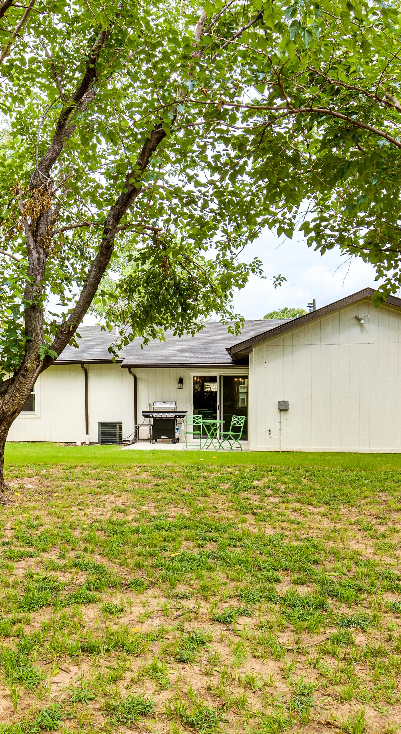 Walk to Lewisville Lake: Dog-Friendly Texas Home