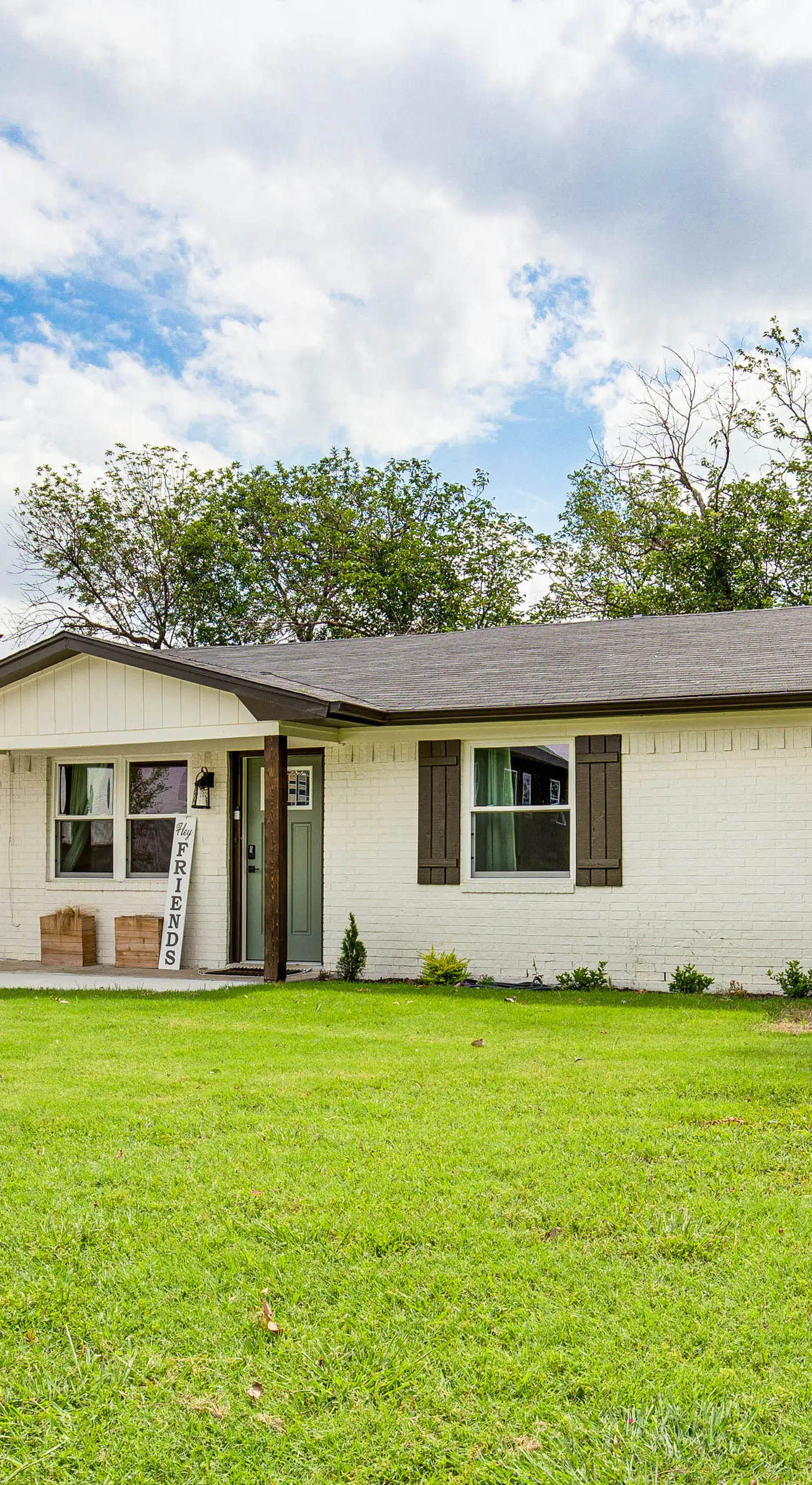 Walk to Lewisville Lake: Dog-Friendly Texas Home