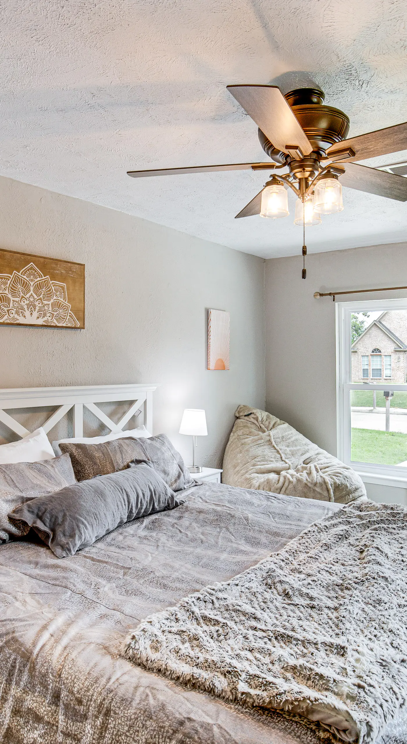 Walk to Lewisville Lake: Dog-Friendly Texas Home