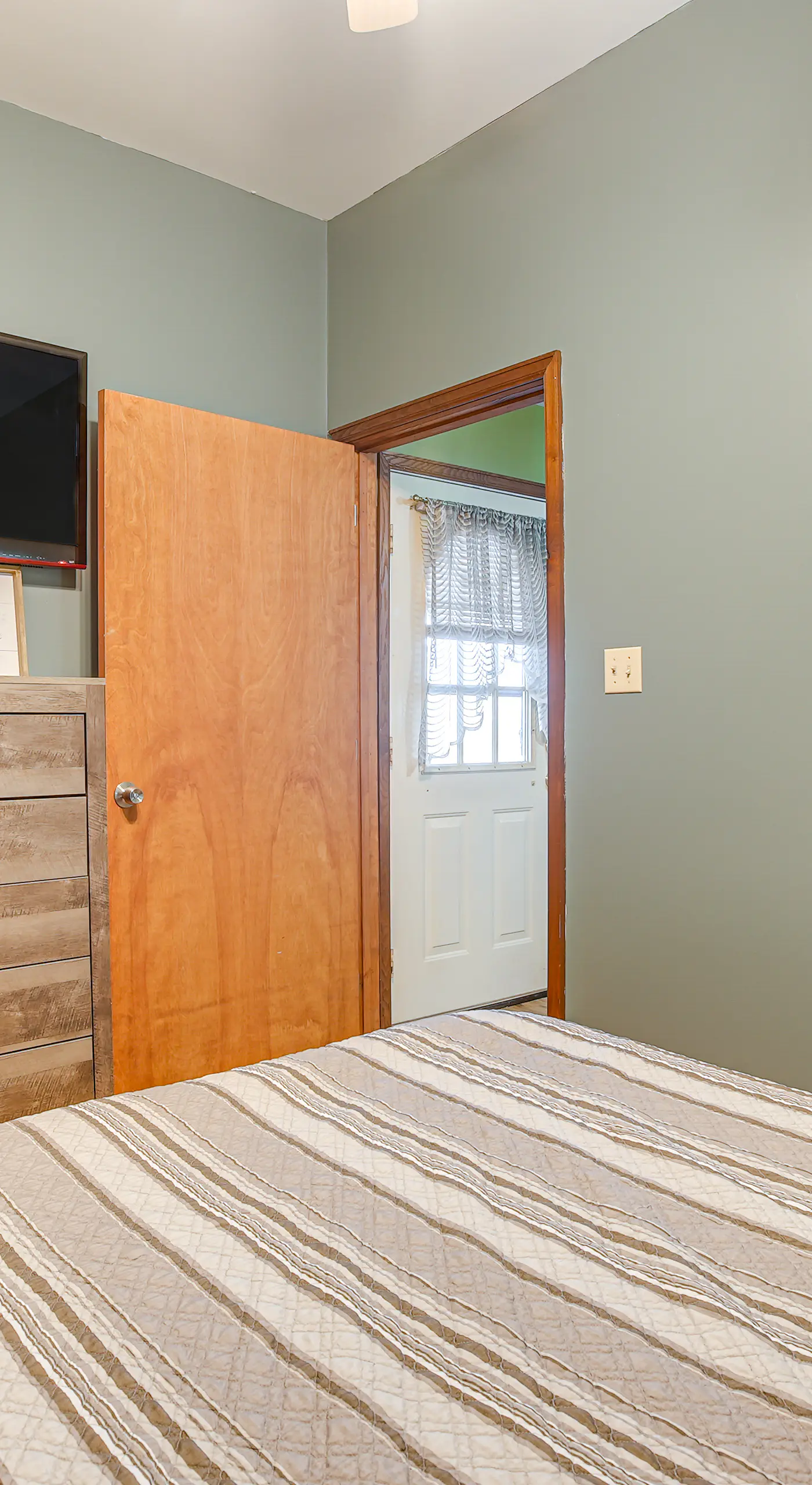 Quaint Zanesville Home w/ Game Room & Yard!