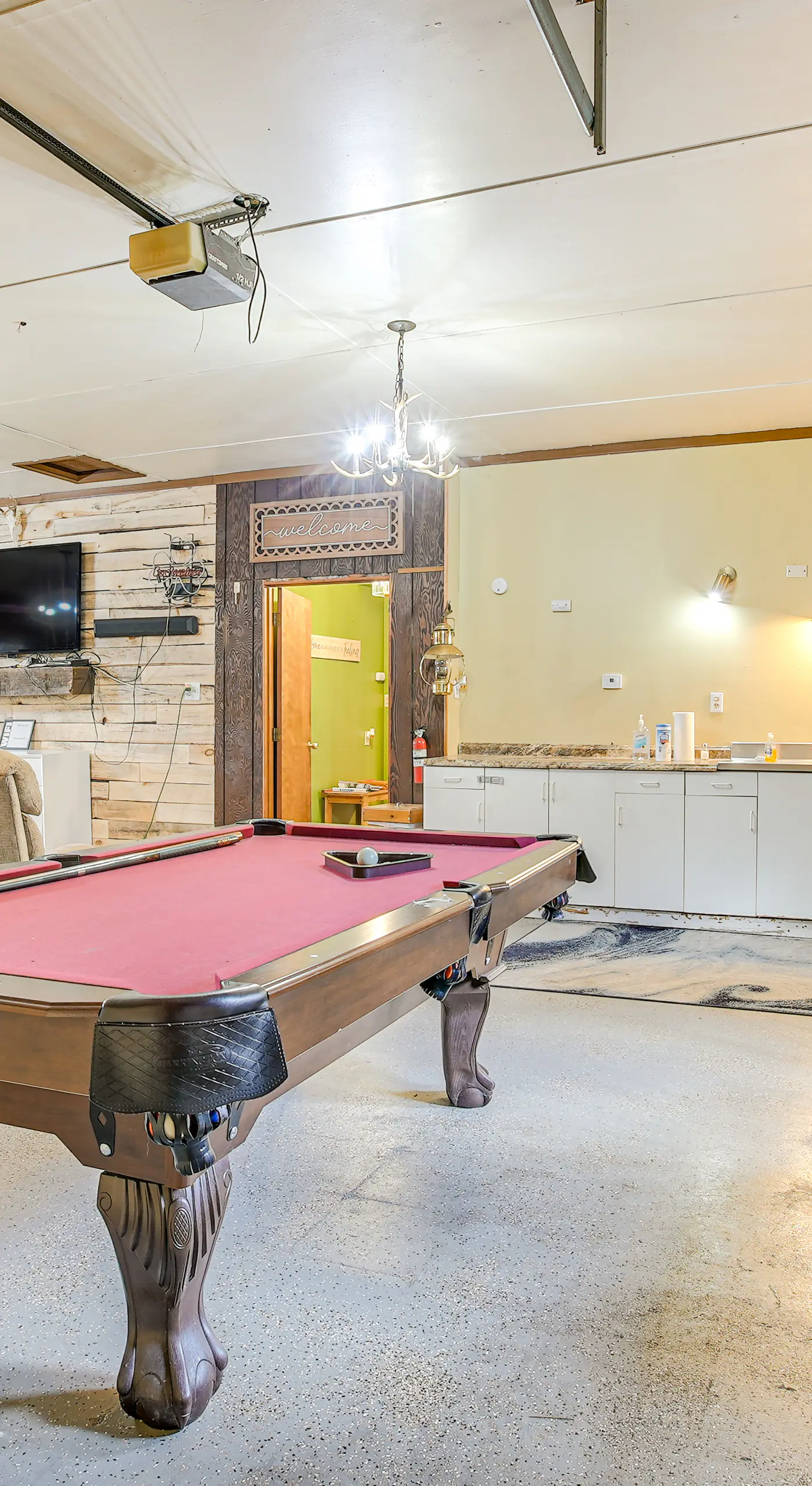 Quaint Zanesville Home w/ Game Room & Yard!
