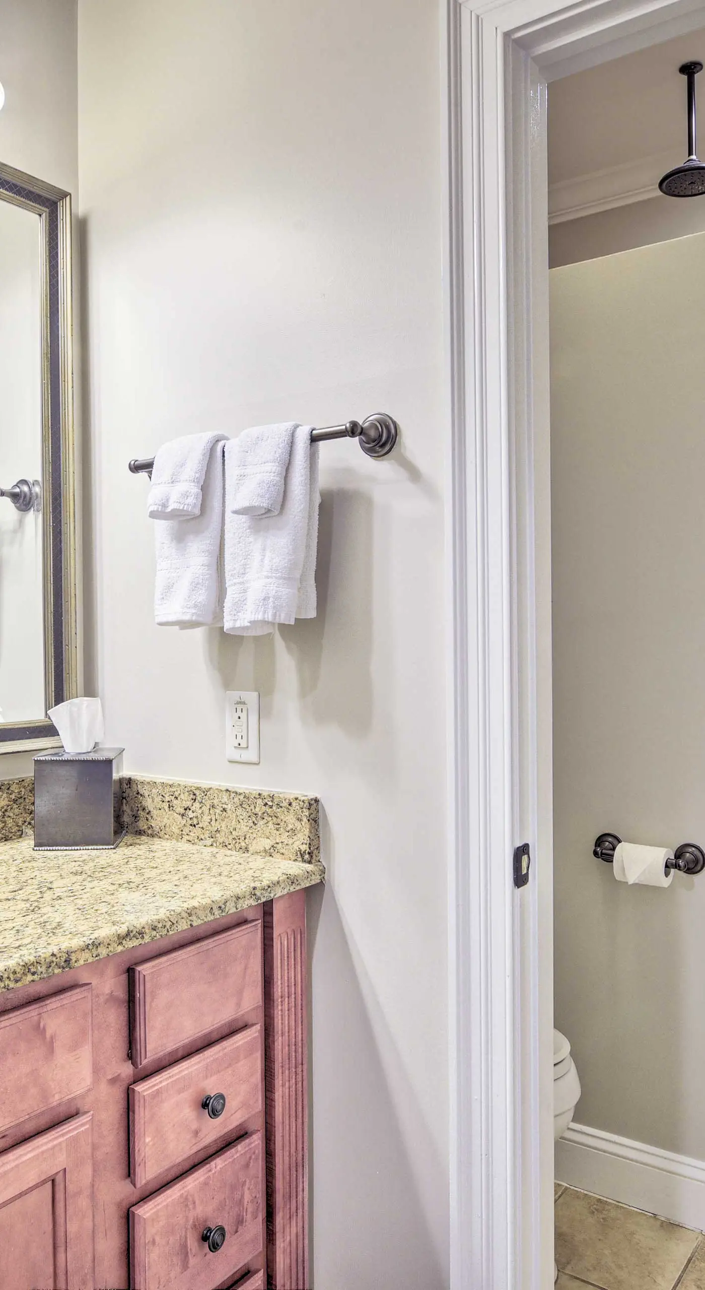 Resort-Style Condo on Golf Course w/ Pool Access