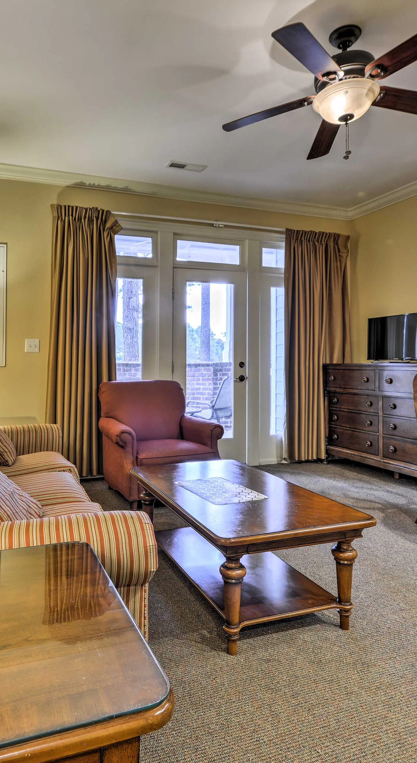 Resort-Style Condo on Golf Course w/ Pool Access