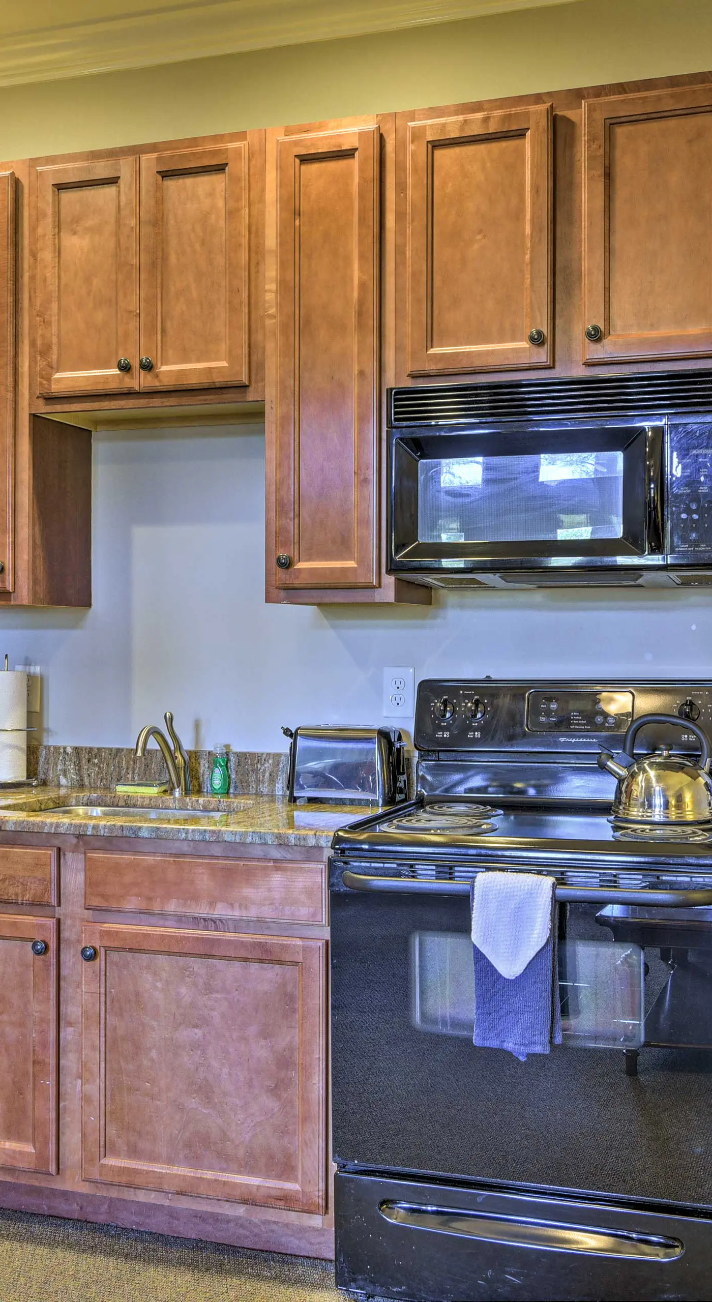 Resort-Style Condo on Golf Course w/ Pool Access