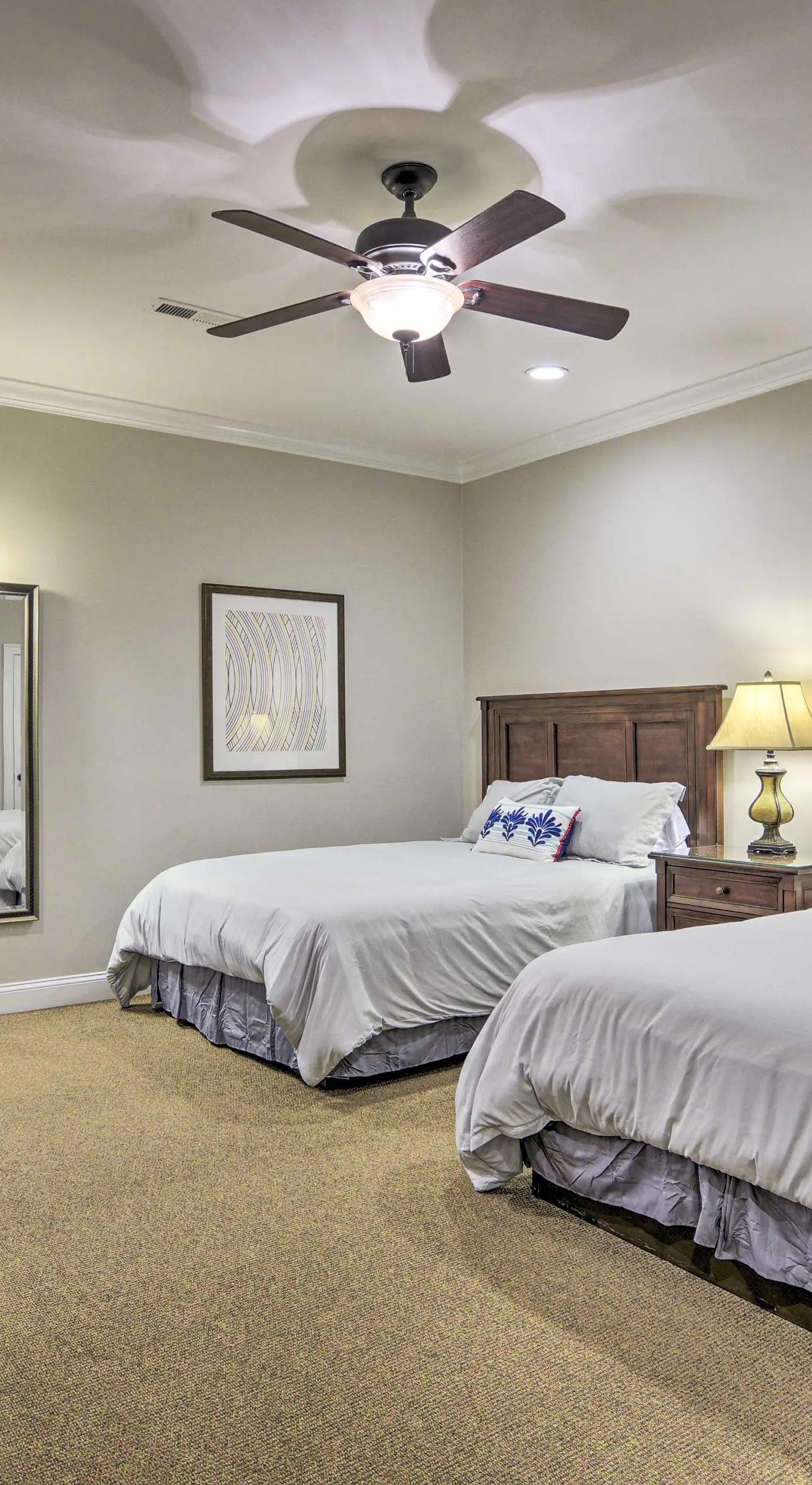 Resort-Style Condo on Golf Course w/ Pool Access