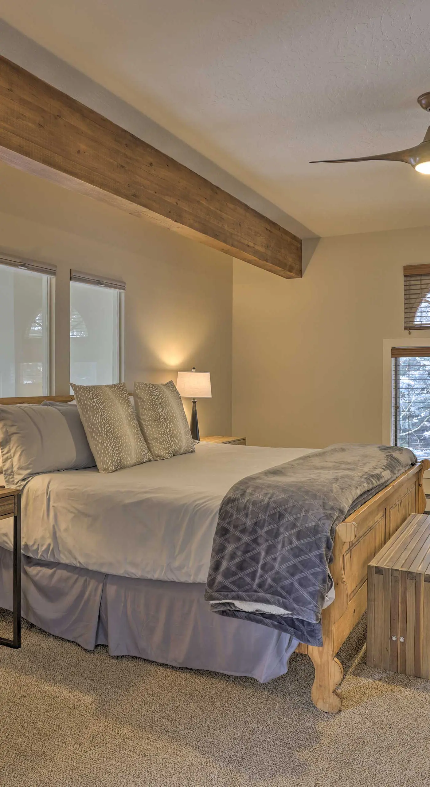Townhome ~ 4 Mi to Beaver Creek & 8 Mi to Vail!