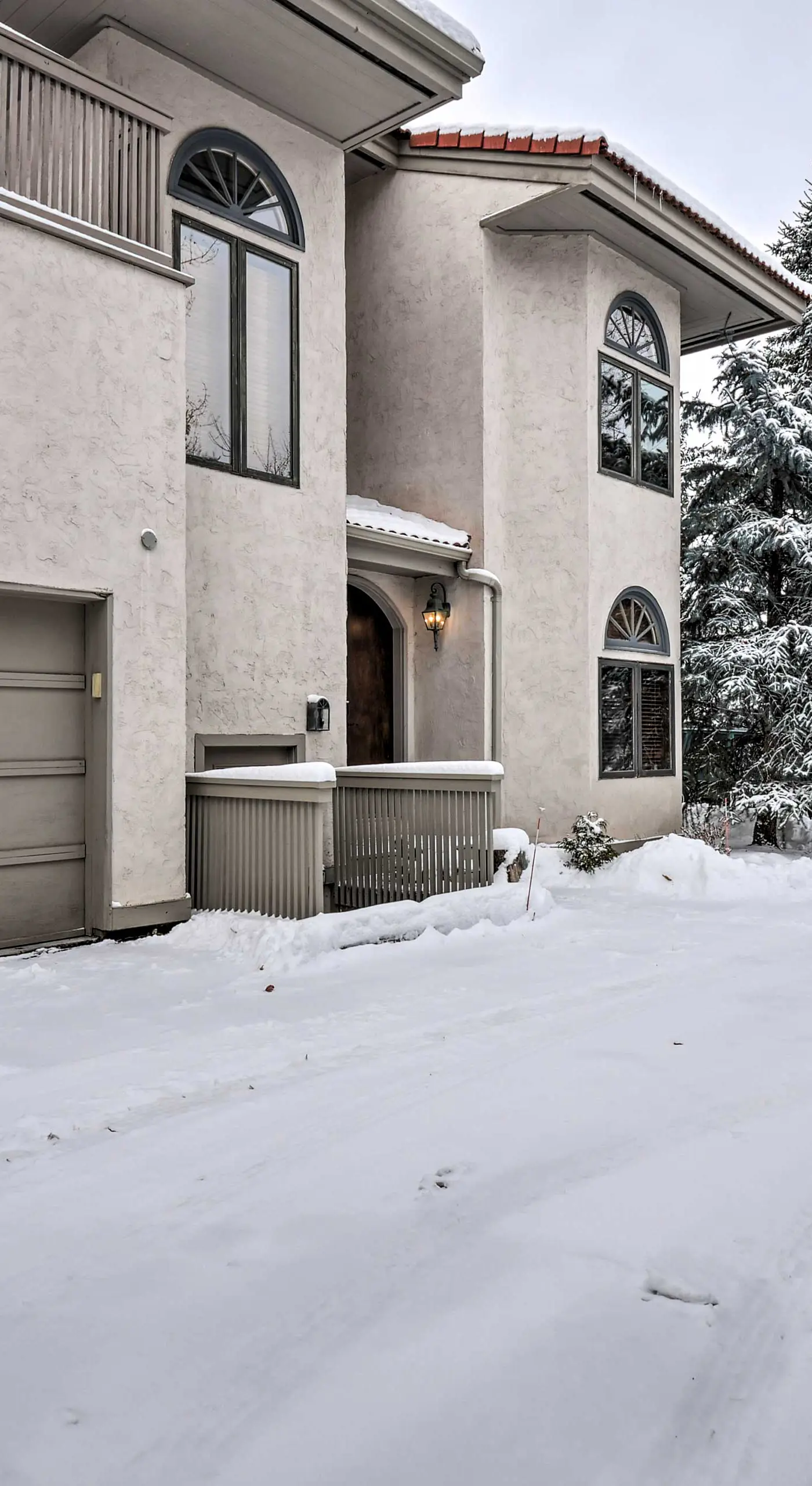 Townhome ~ 4 Mi to Beaver Creek & 8 Mi to Vail!