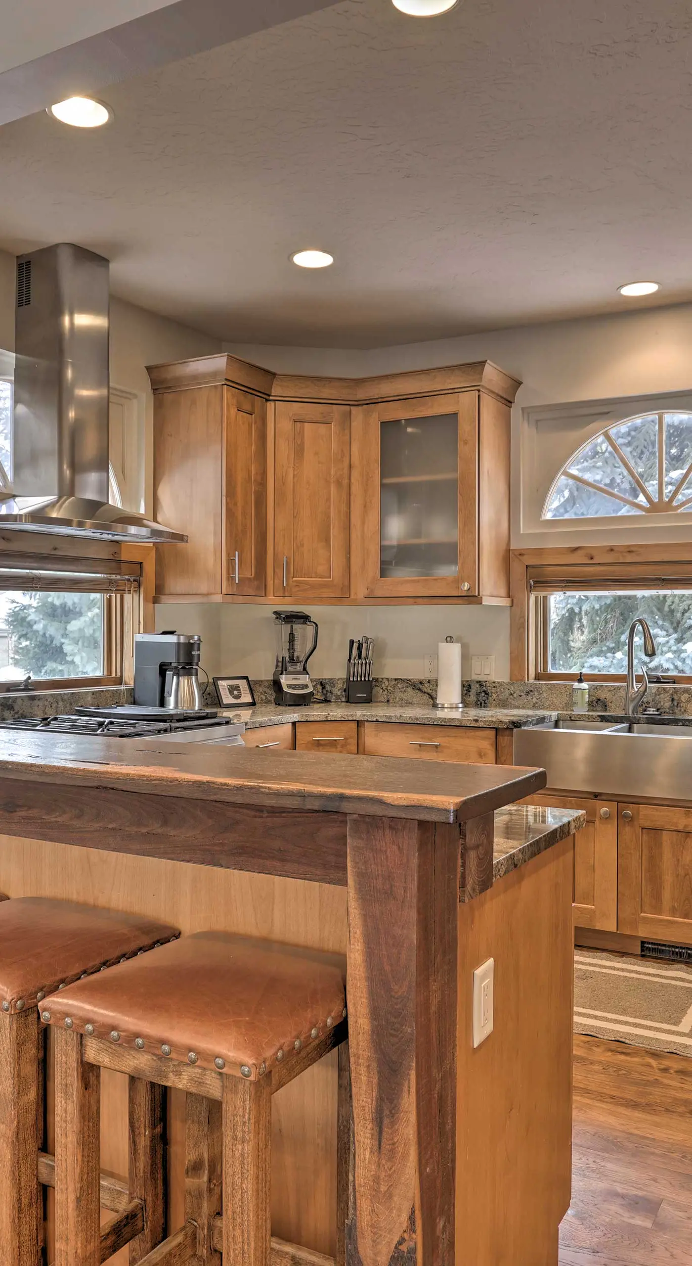 Townhome ~ 4 Mi to Beaver Creek & 8 Mi to Vail!