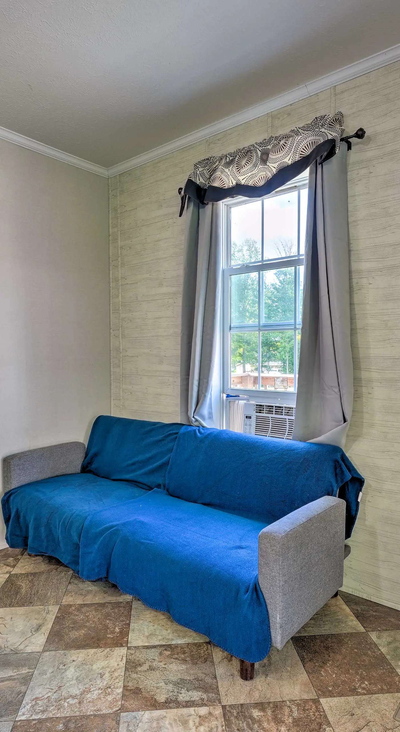 Pet-Friendly Cassolopis Escape, Near Lake!