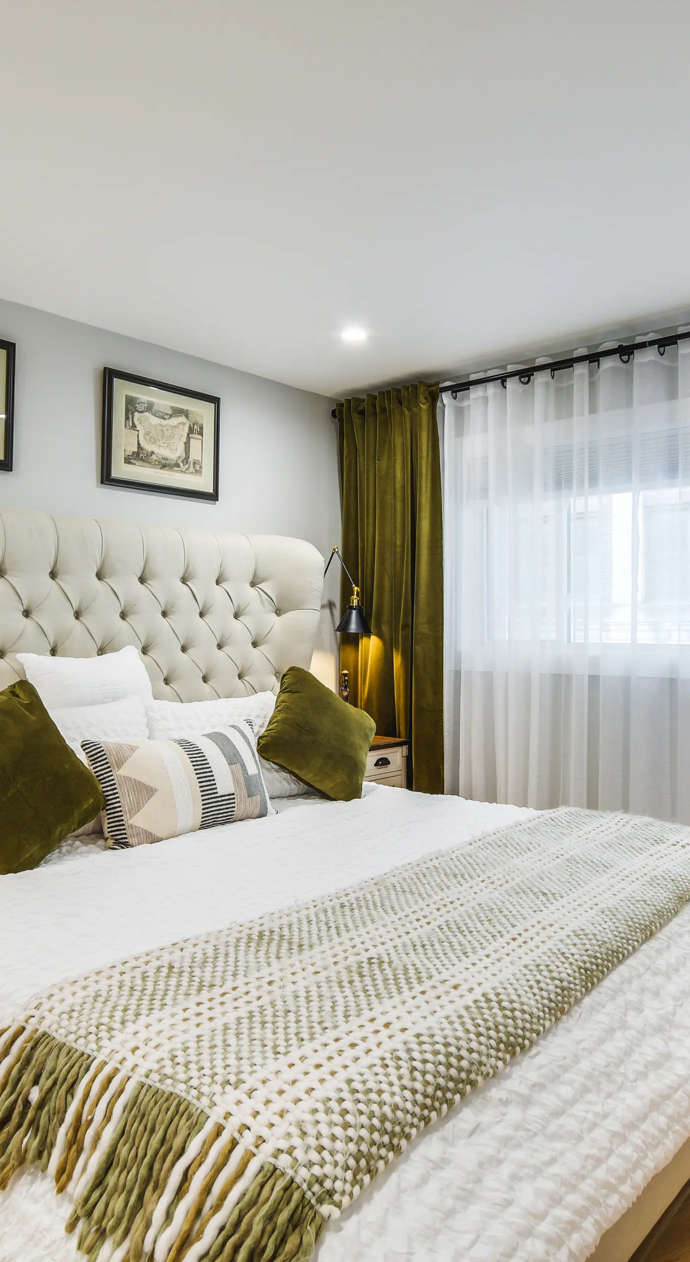 Stylish Chicago Retreat: Walk to Loyola University