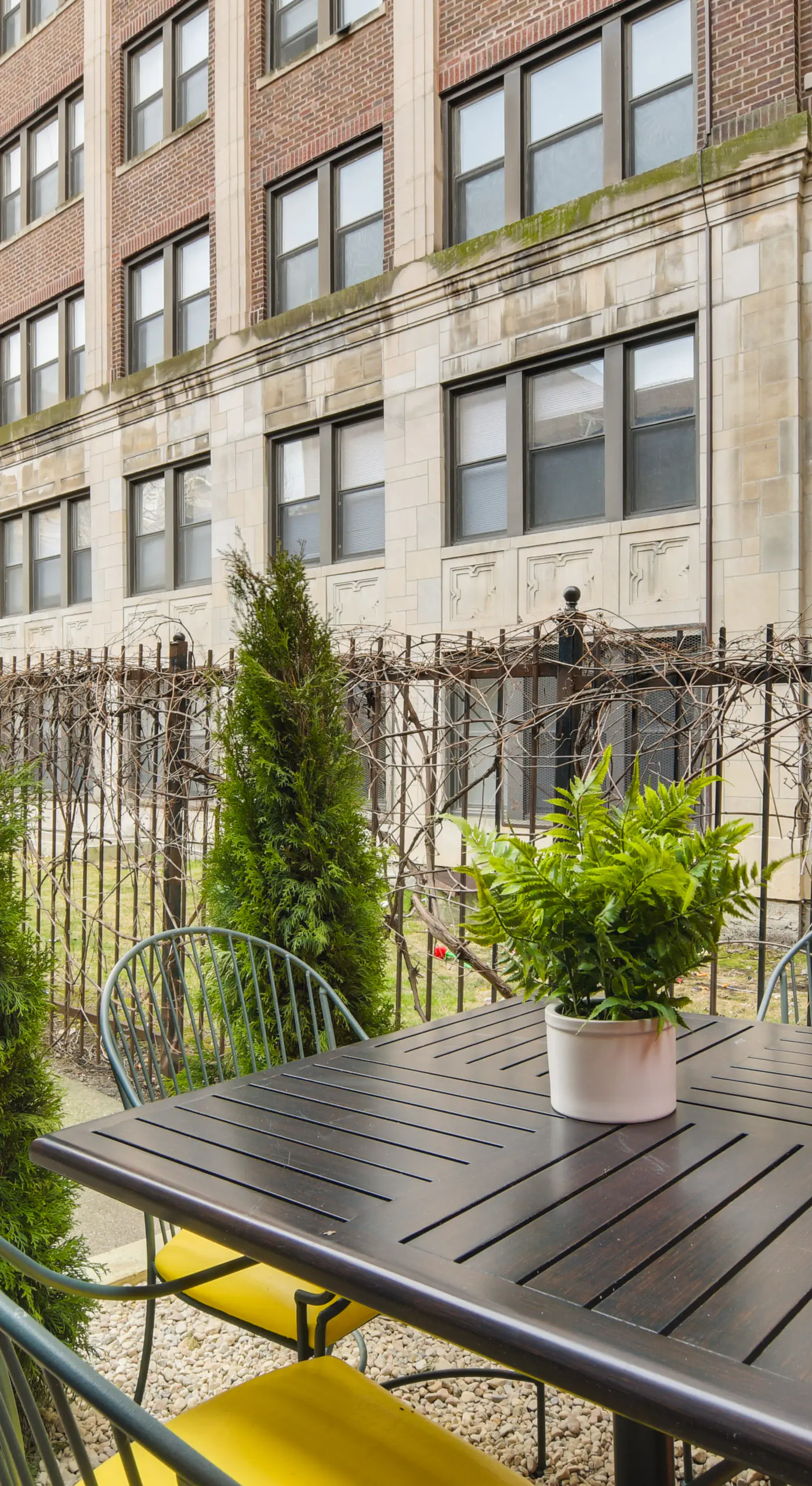 Stylish Chicago Retreat: Walk to Loyola University