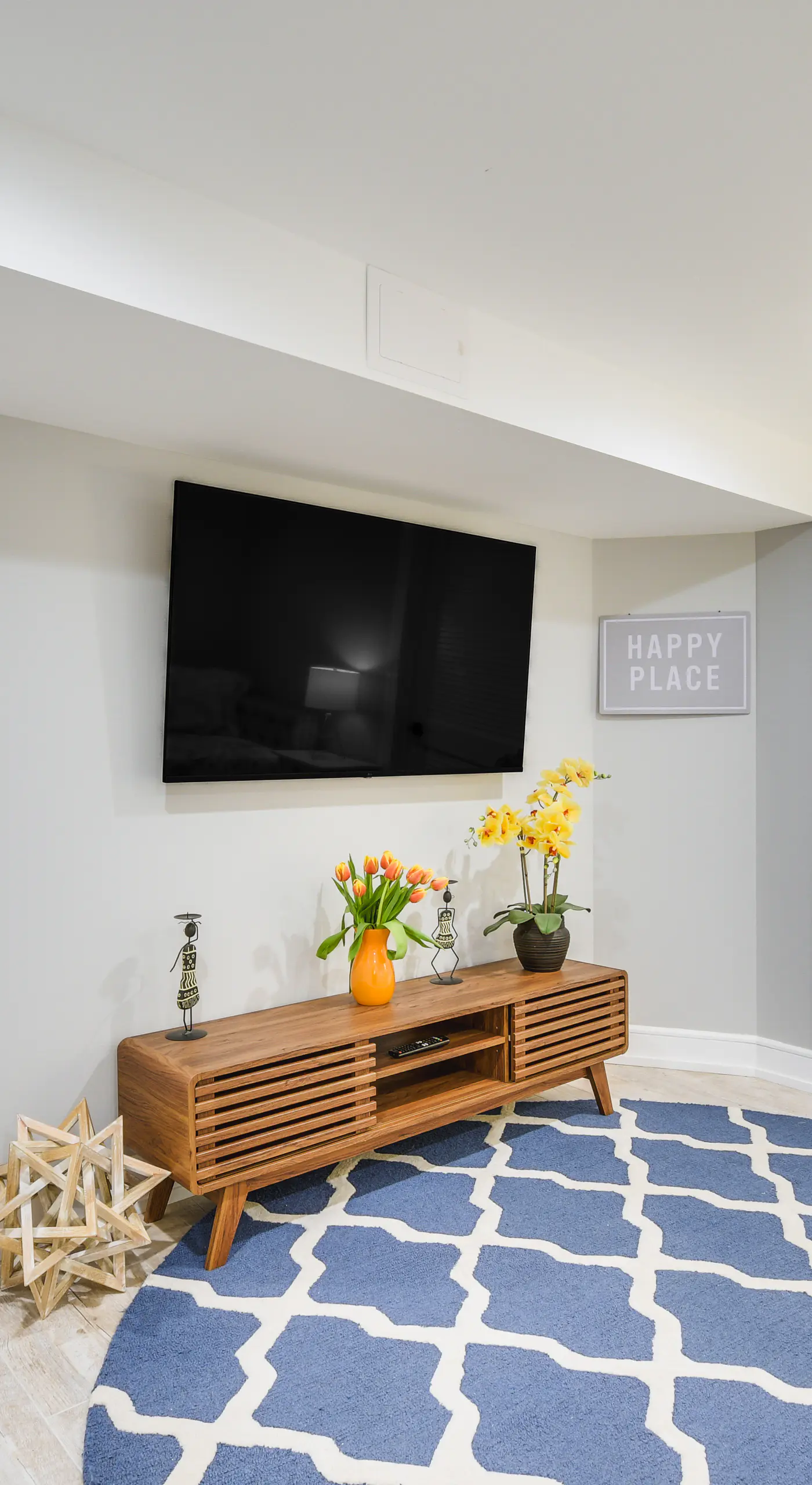 Stylish Chicago Retreat: Walk to Loyola University