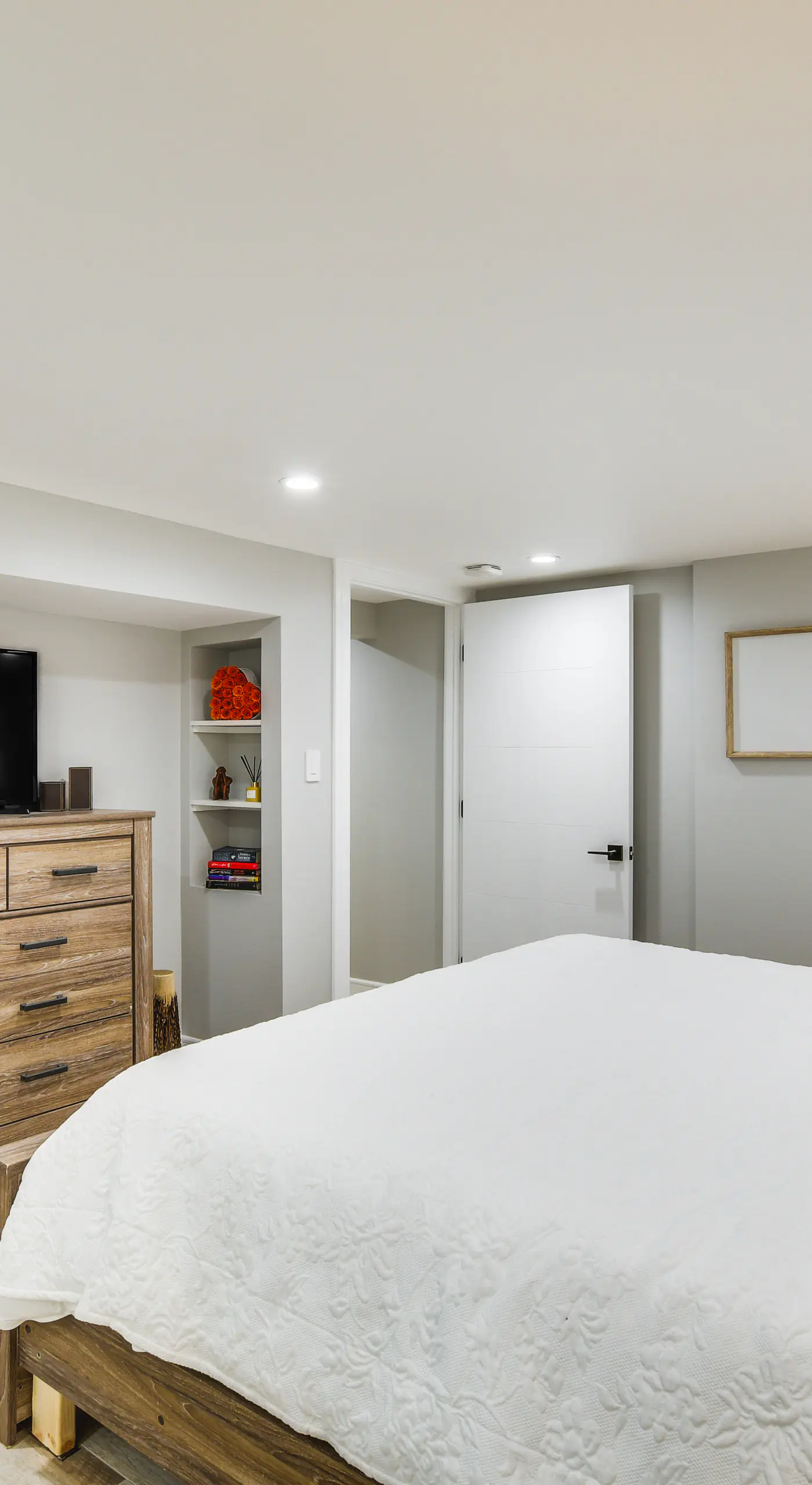Stylish Chicago Retreat: Walk to Loyola University