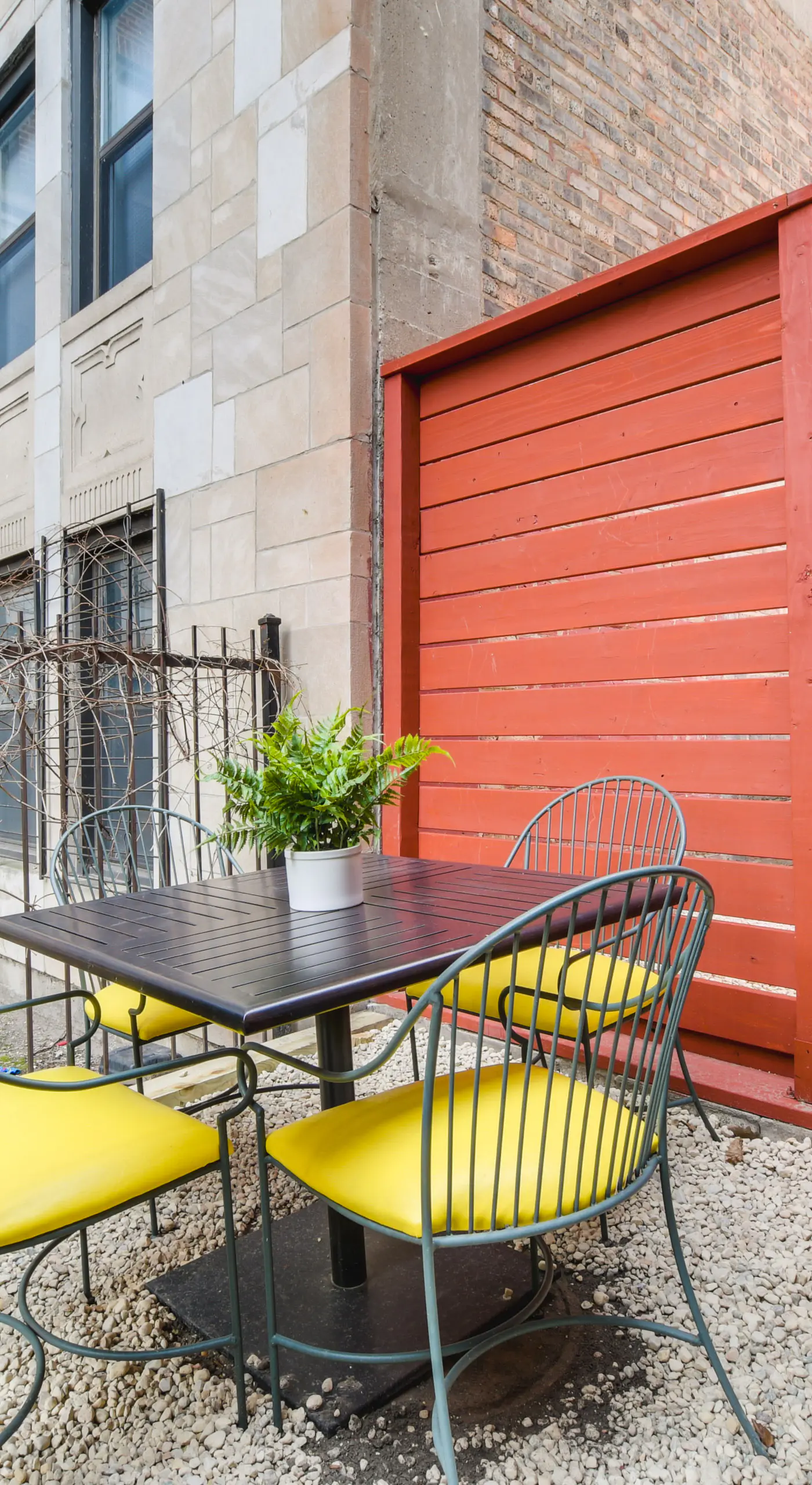 Stylish Chicago Retreat: Walk to Loyola University