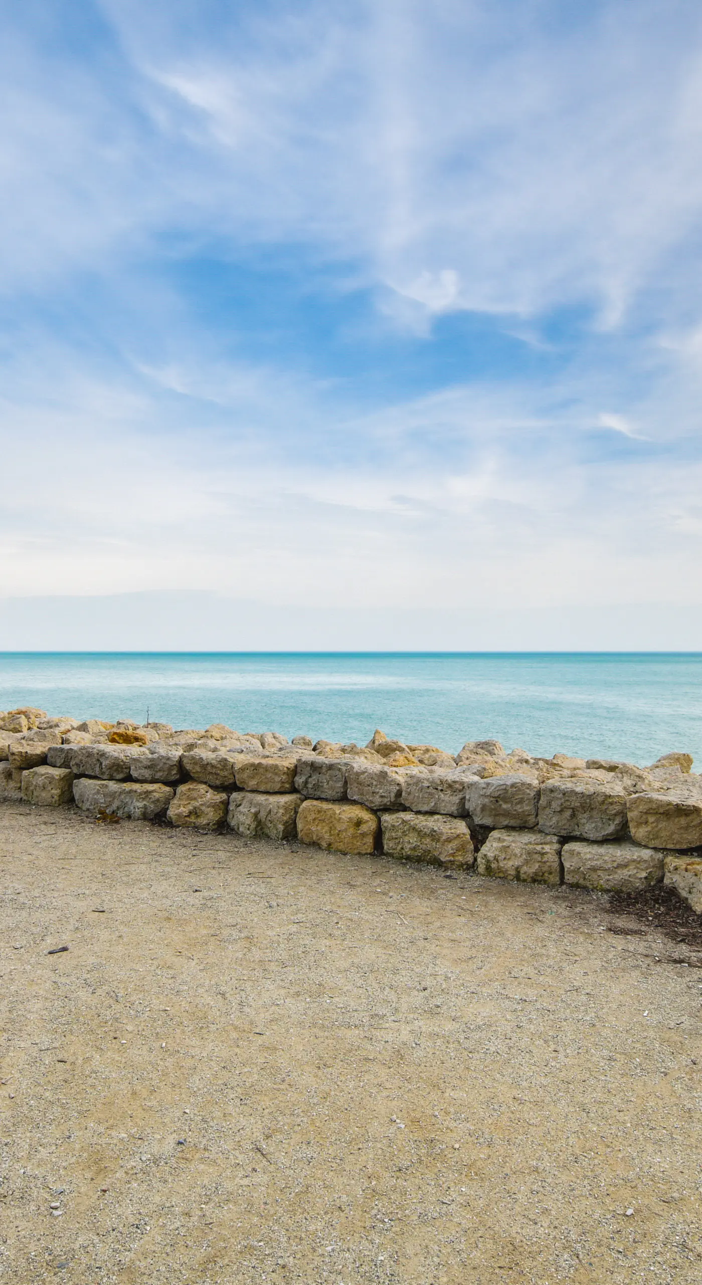 Stylish Chicago Retreat: Walk to Loyola University
