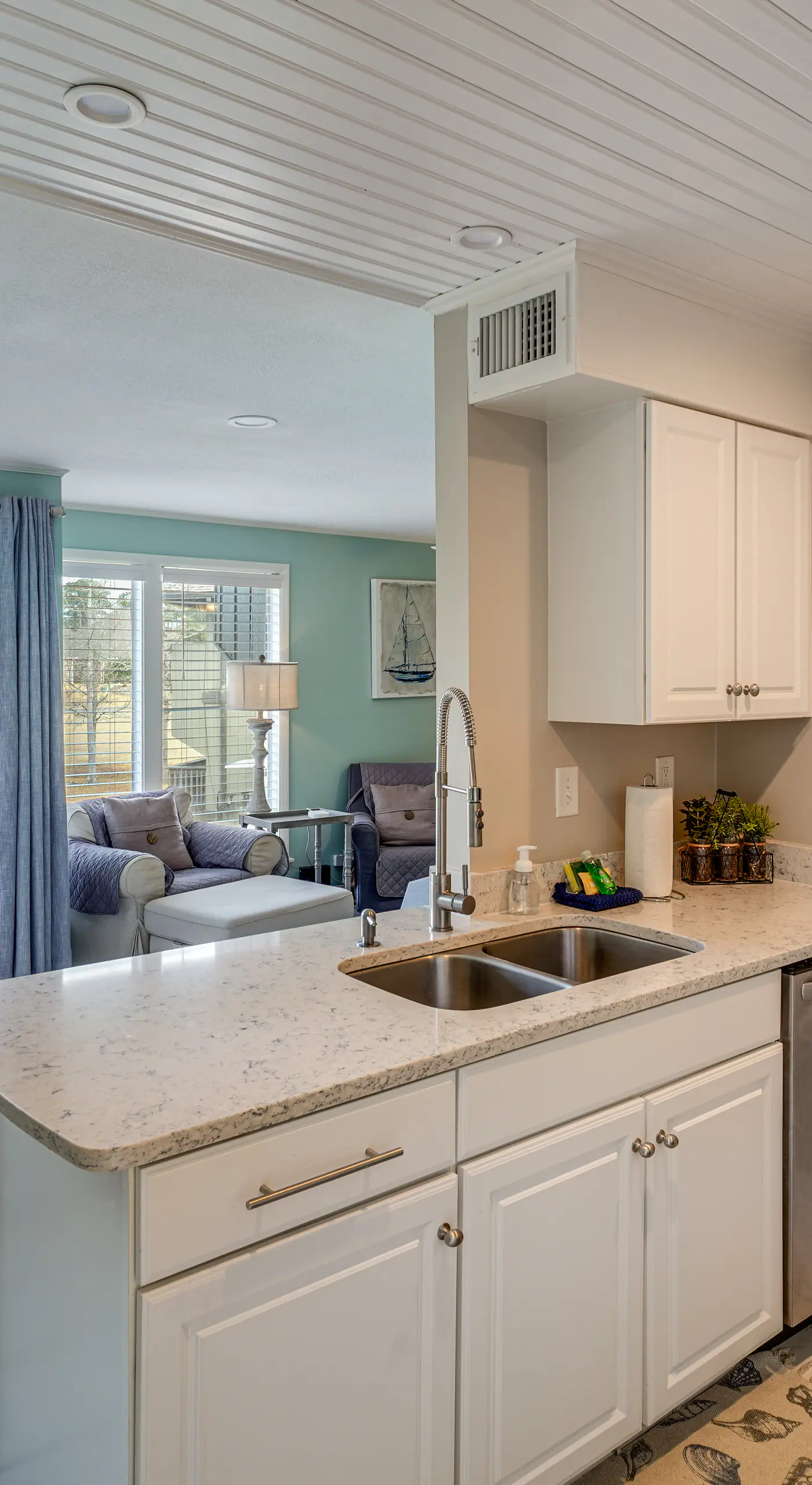 Golf Course Views! Couple's Retreat in Diamondhead