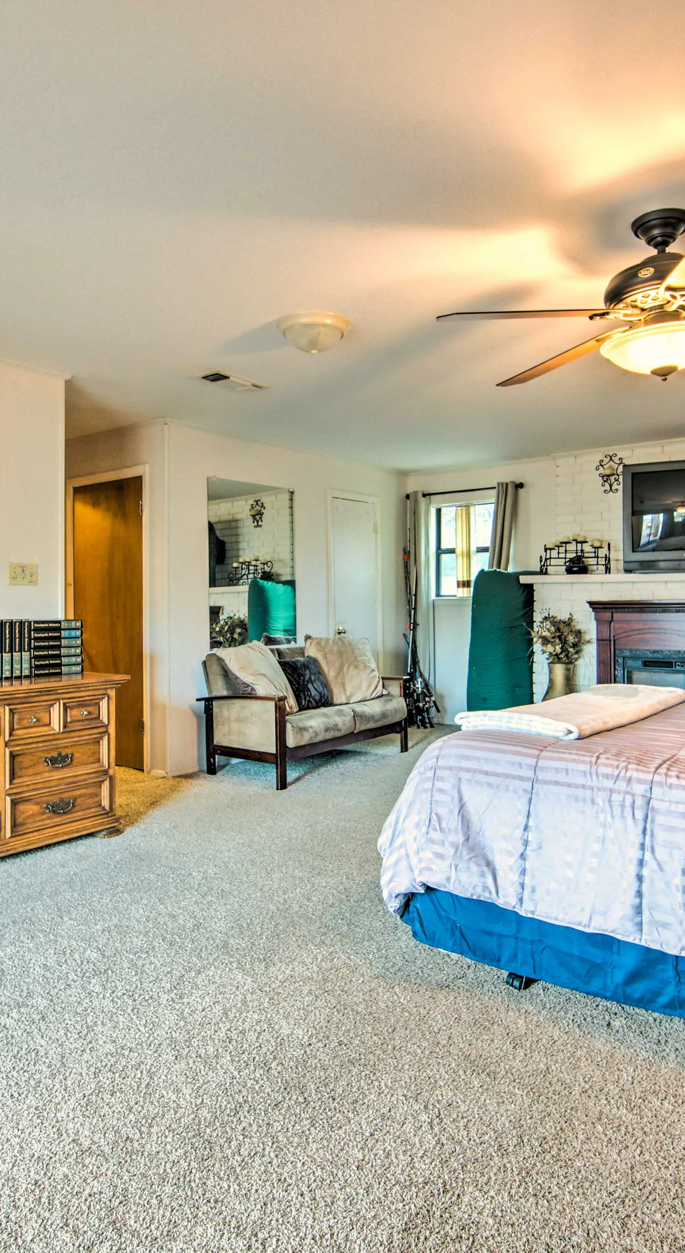 Waterfront Home w/ Boat Dock in Gun Barrel City