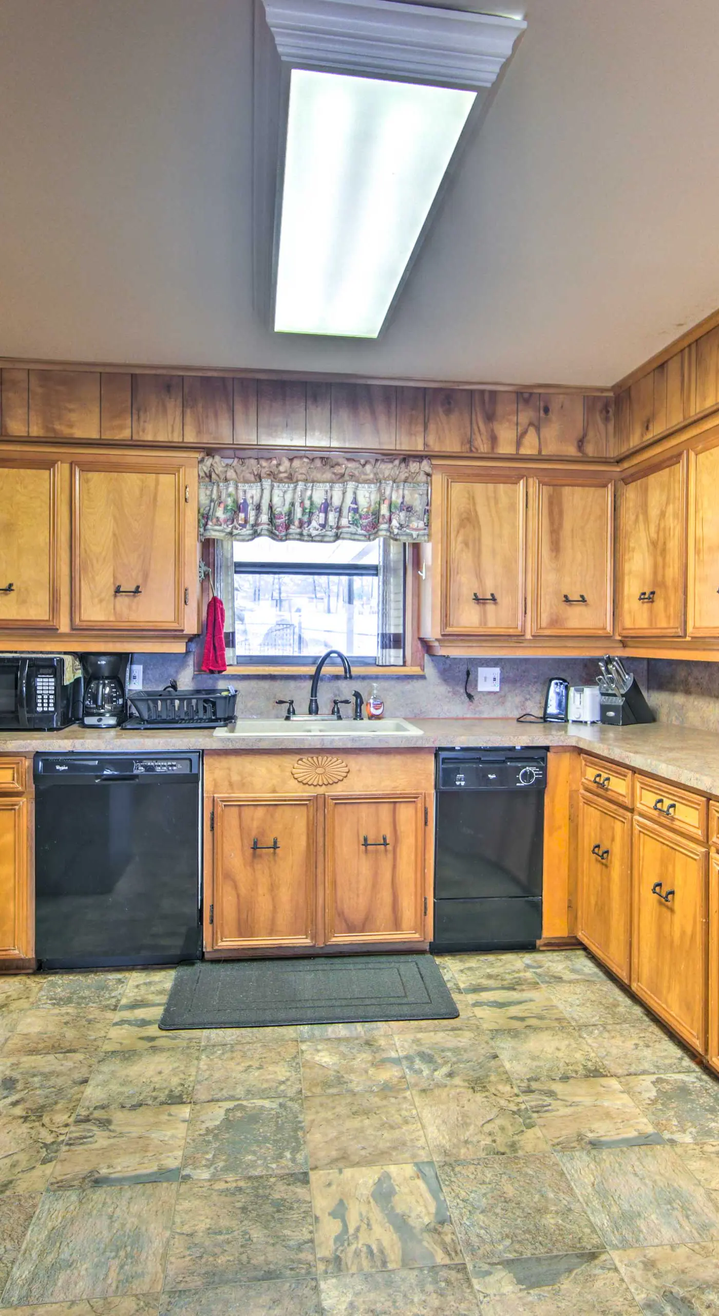 Waterfront Home w/ Boat Dock in Gun Barrel City