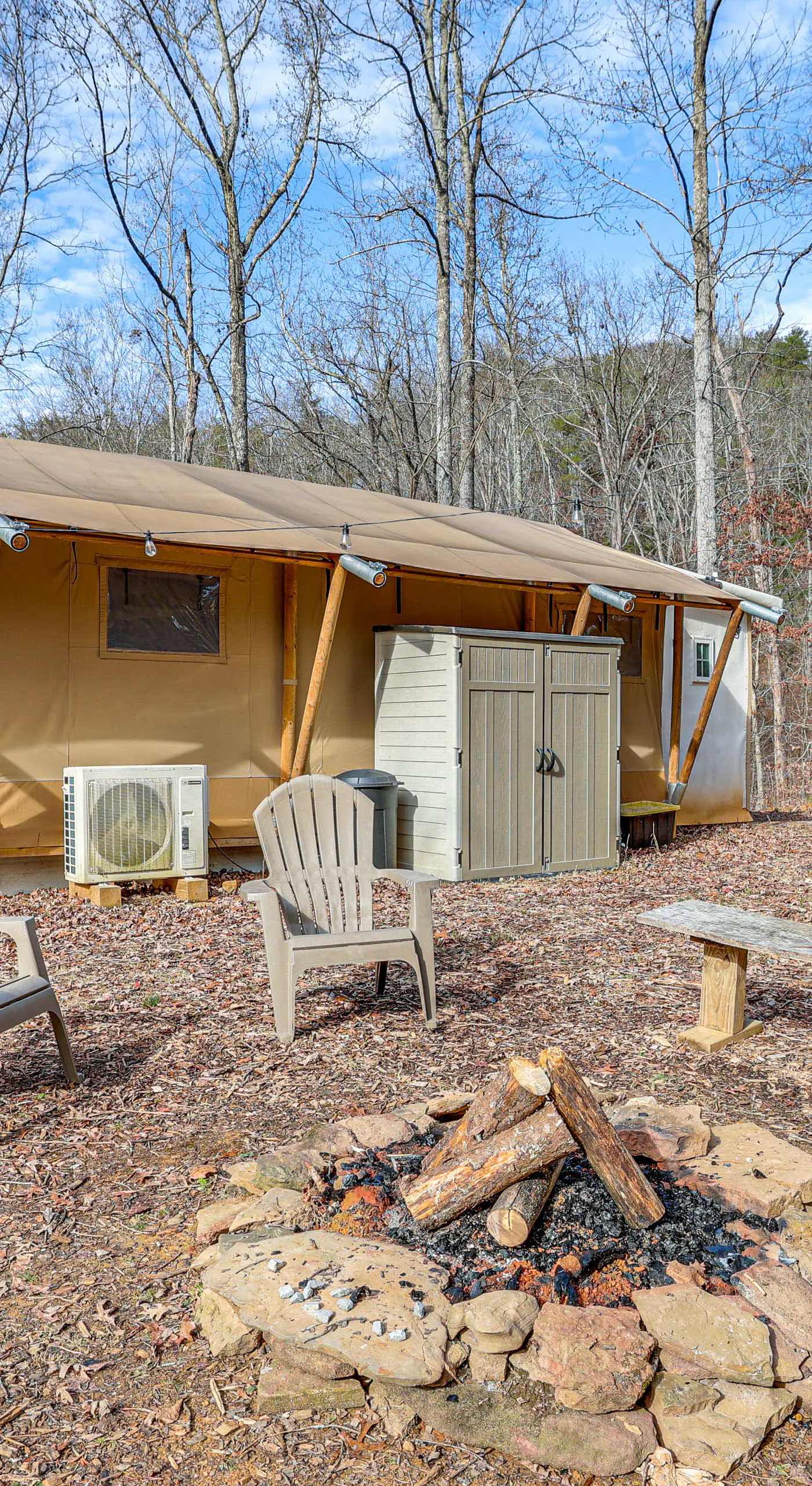16 Mi to Lookout Mtn: Glamping Tent w/ Hot Tub