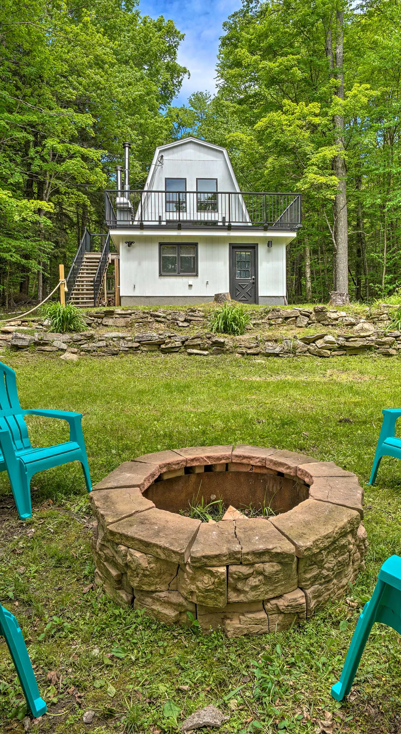 Wilmington Chalet w/ Hot Tub < 8 Mi to Mount Snow!
