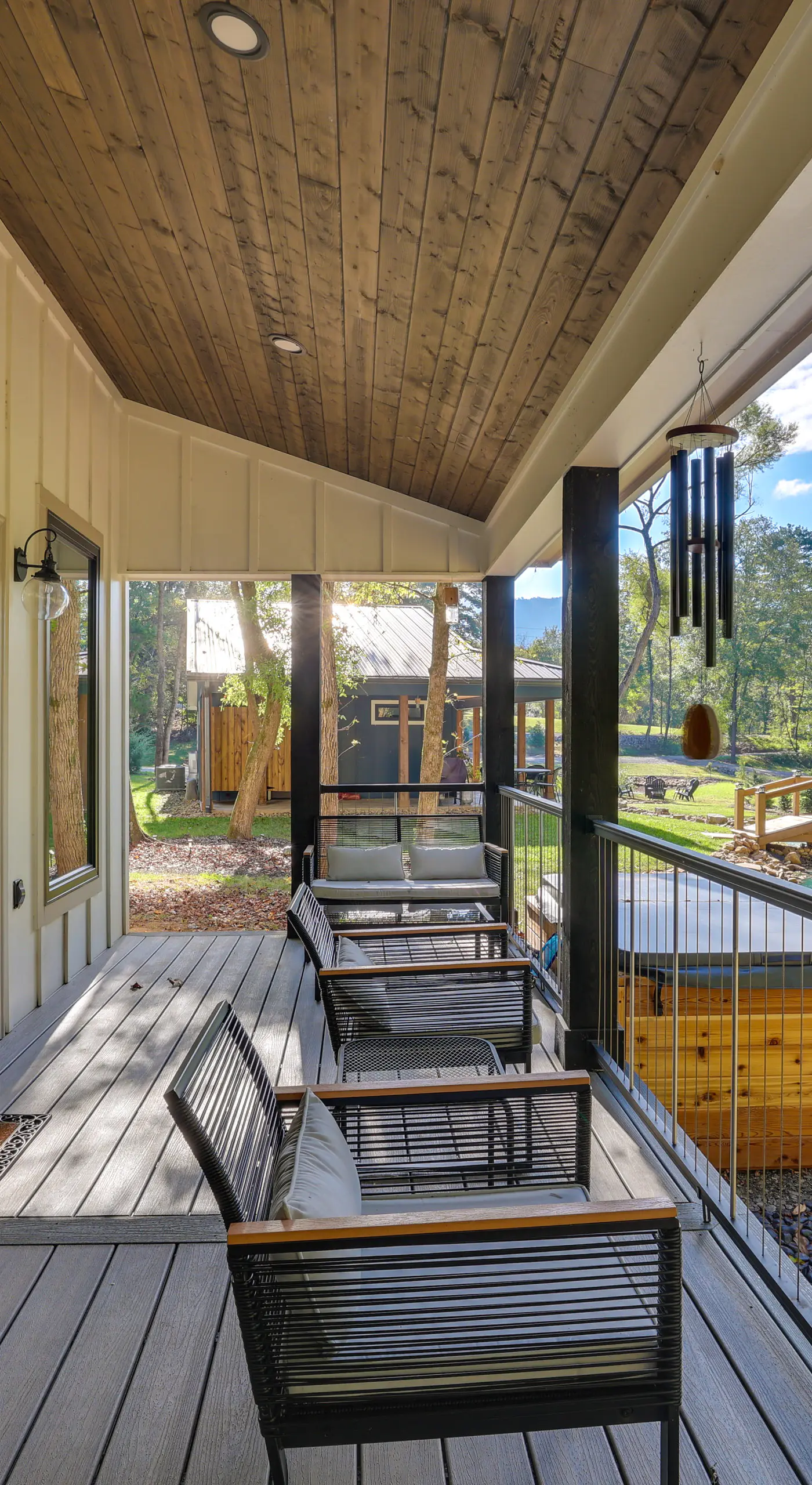 ‘Whitewood’ w/ Hot Tub: Peaceful Wildwood Retreat