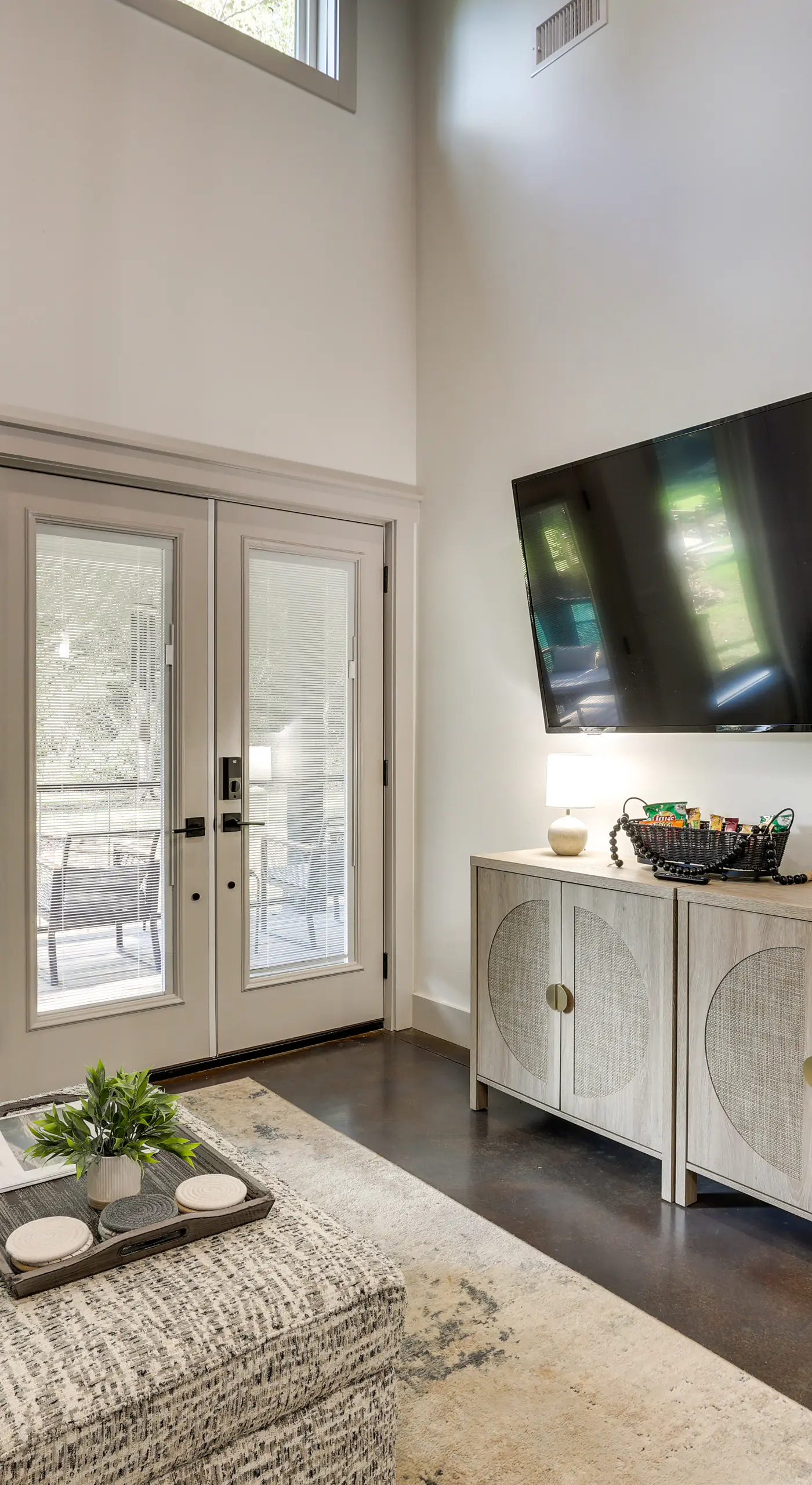 ‘Whitewood’ w/ Hot Tub: Peaceful Wildwood Retreat