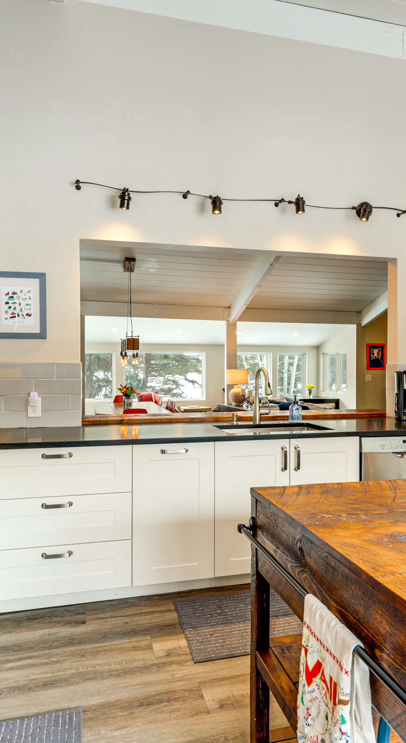 Modern Mountain Escape on Golf Course w/ Hot Tub!