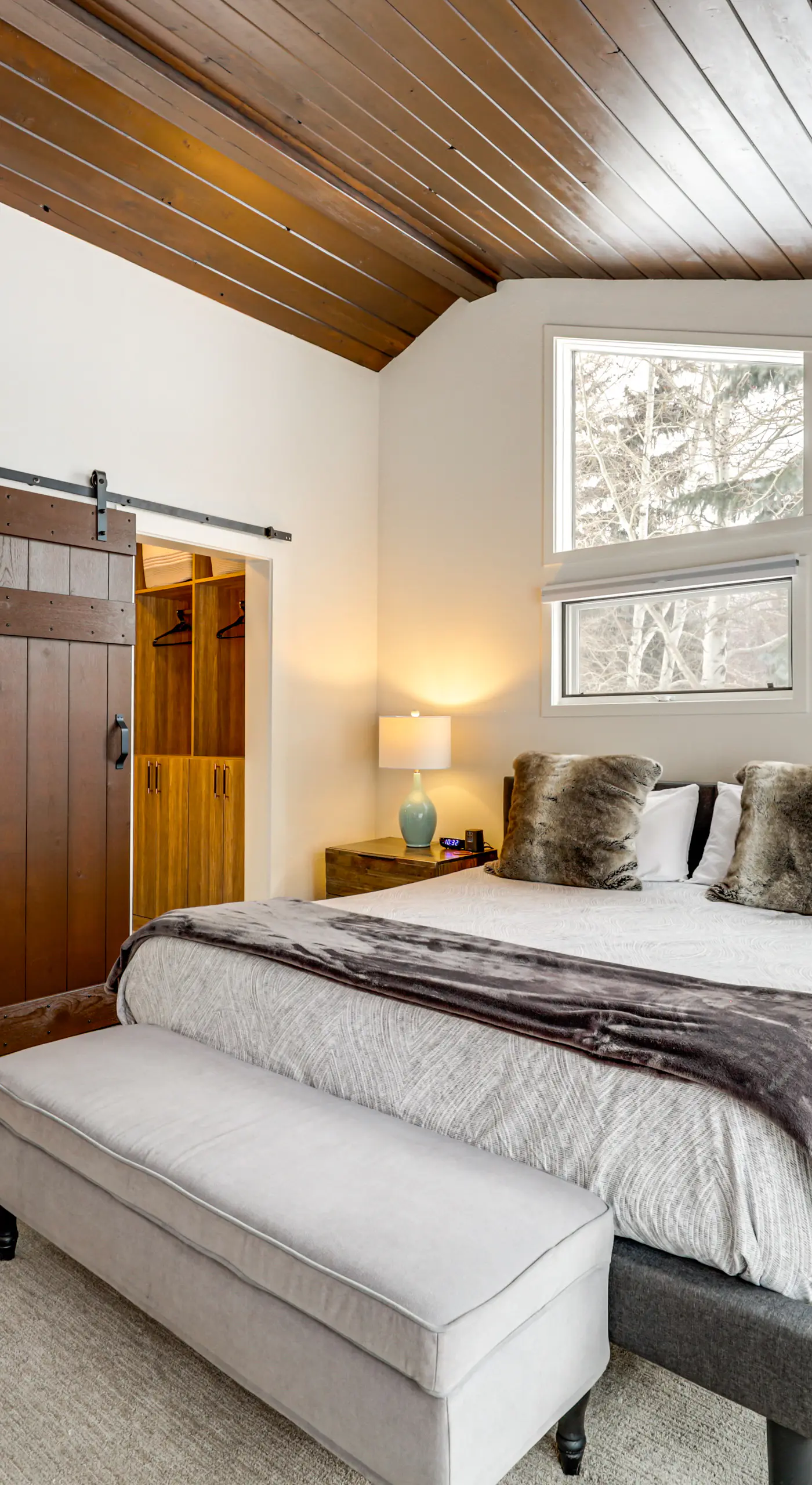 Modern Mountain Escape on Golf Course w/ Hot Tub!