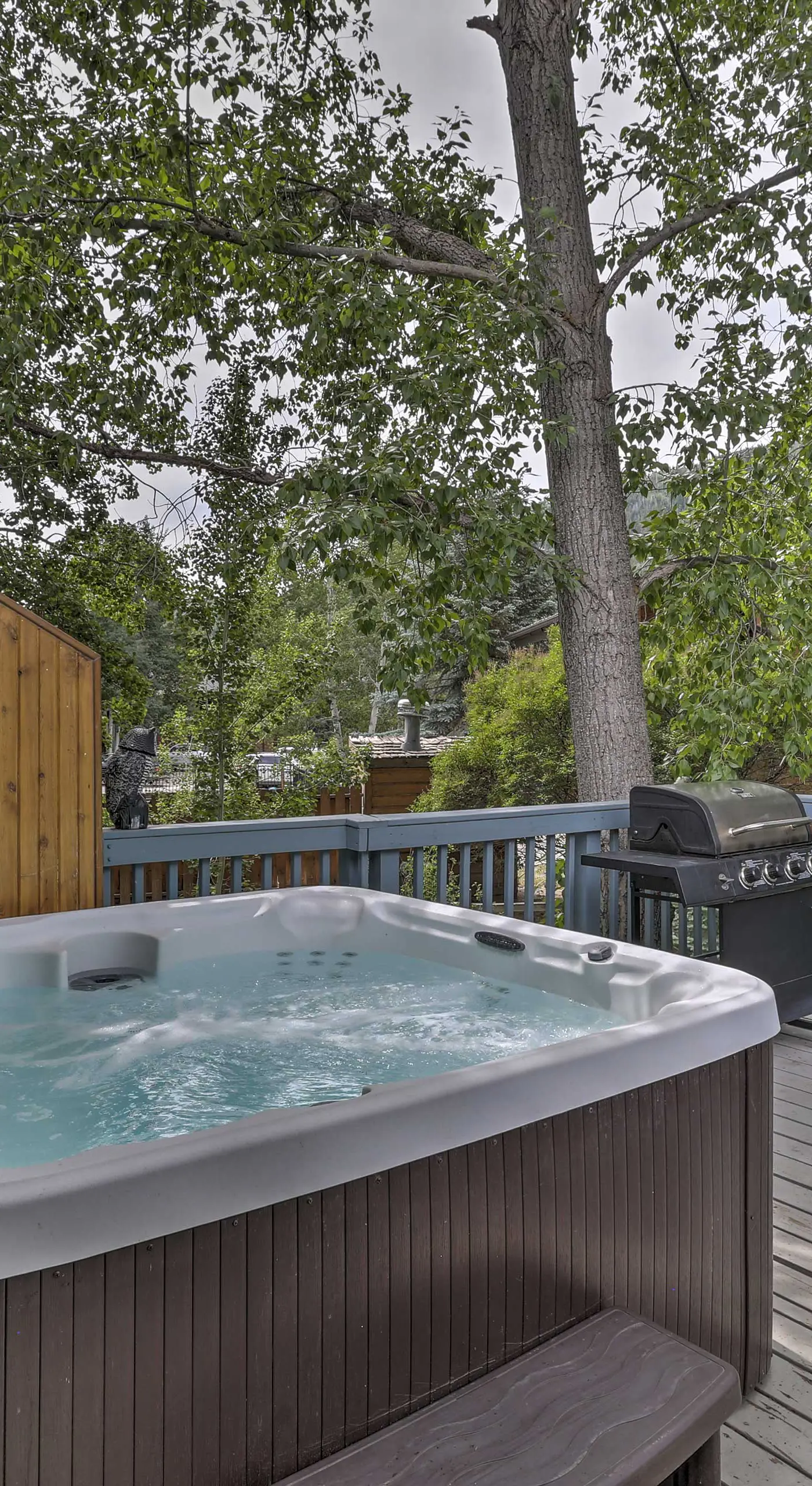 Modern Mountain Escape on Golf Course w/ Hot Tub!