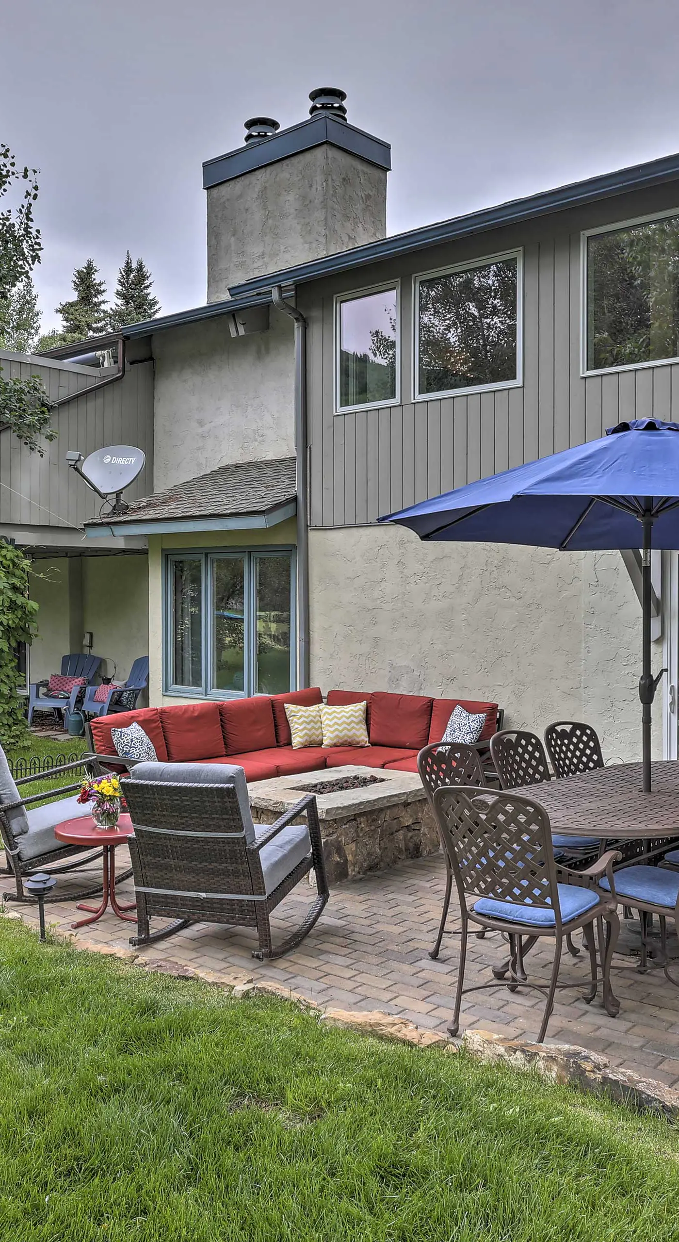 Modern Mountain Escape on Golf Course w/ Hot Tub!