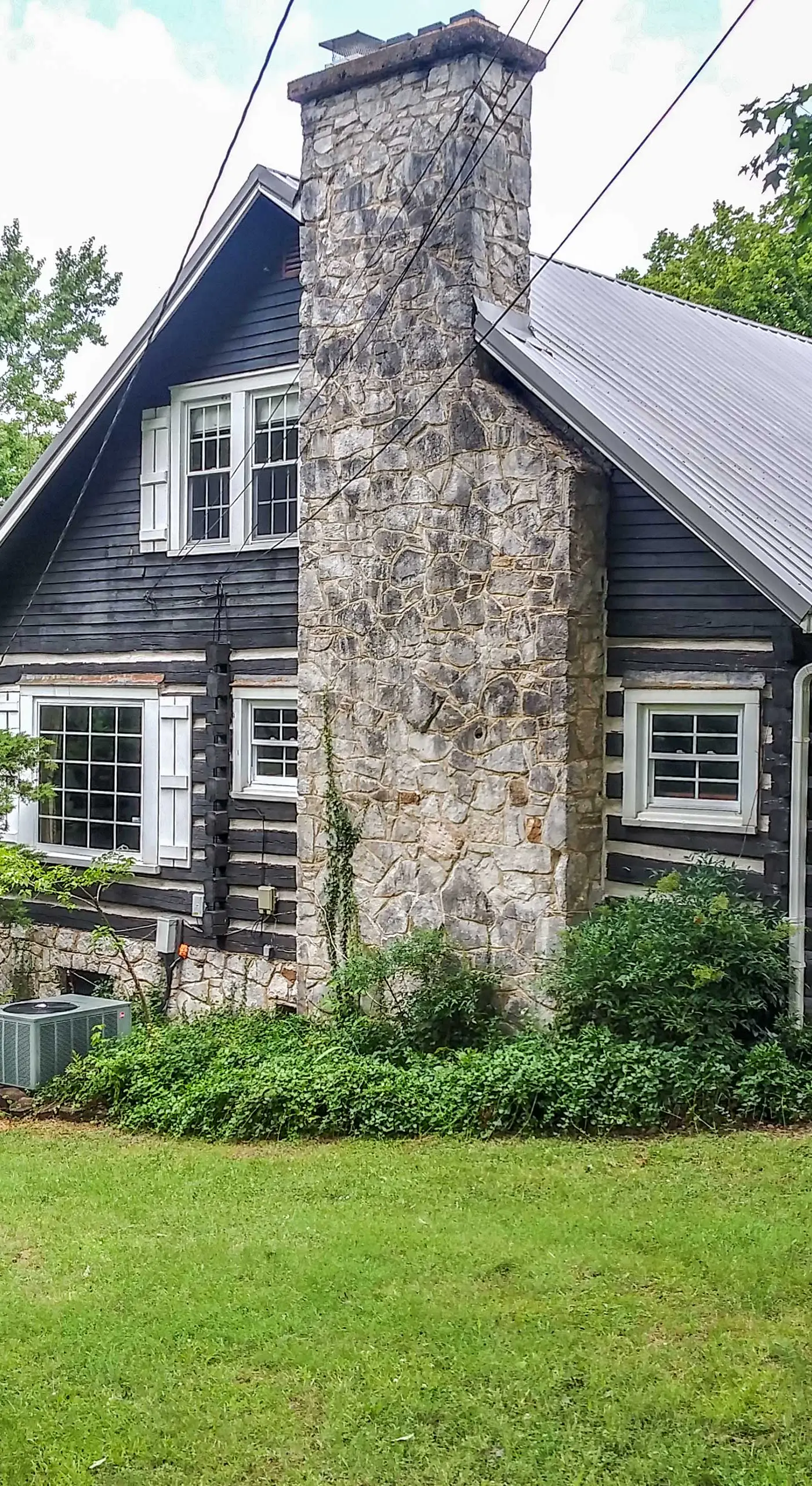 Rustic Dover Retreat w/ Porch - Walk to Boat Ramp!