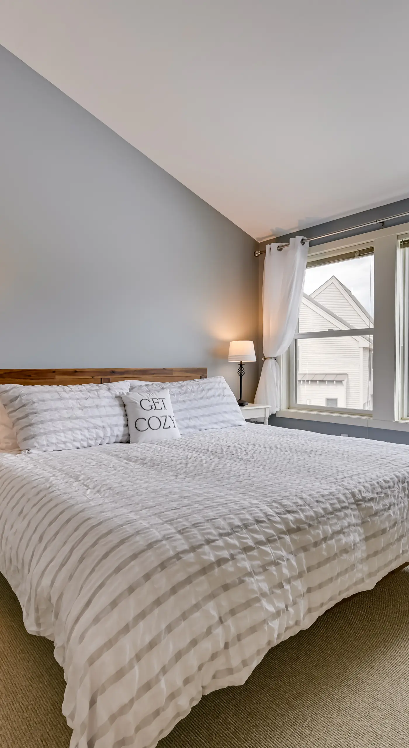 Bright Condo w/ Community Perks: Near Ski Quechee!