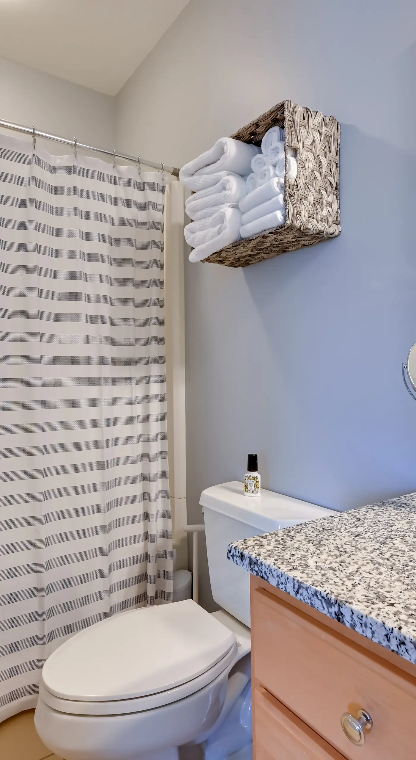 Bright Condo w/ Community Perks: Near Ski Quechee!