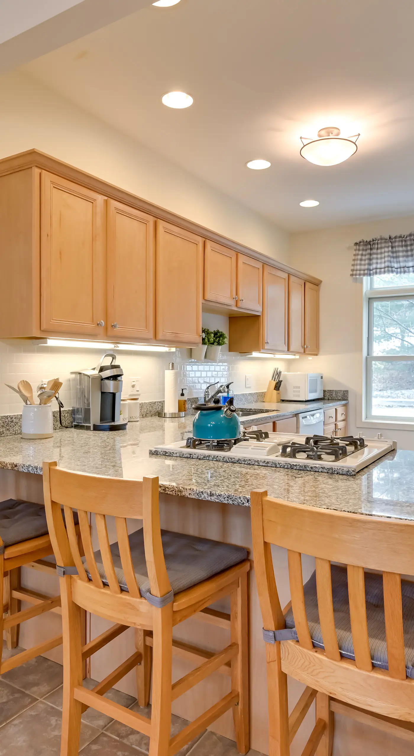 Bright Condo w/ Community Perks: Near Ski Quechee!