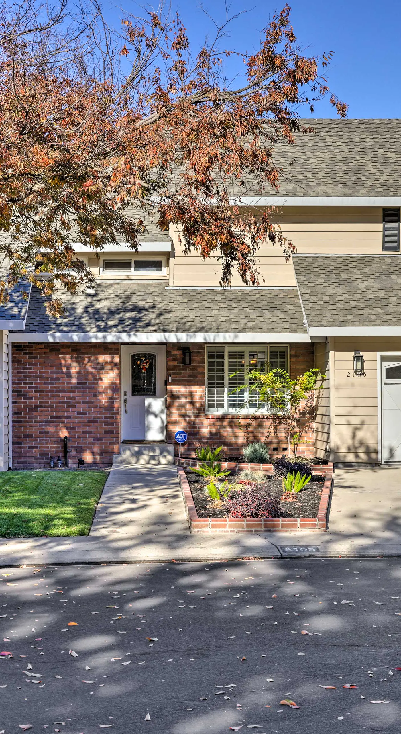 Modesto Home w/ Deck - 2 Mi to Vintage Faire Mall