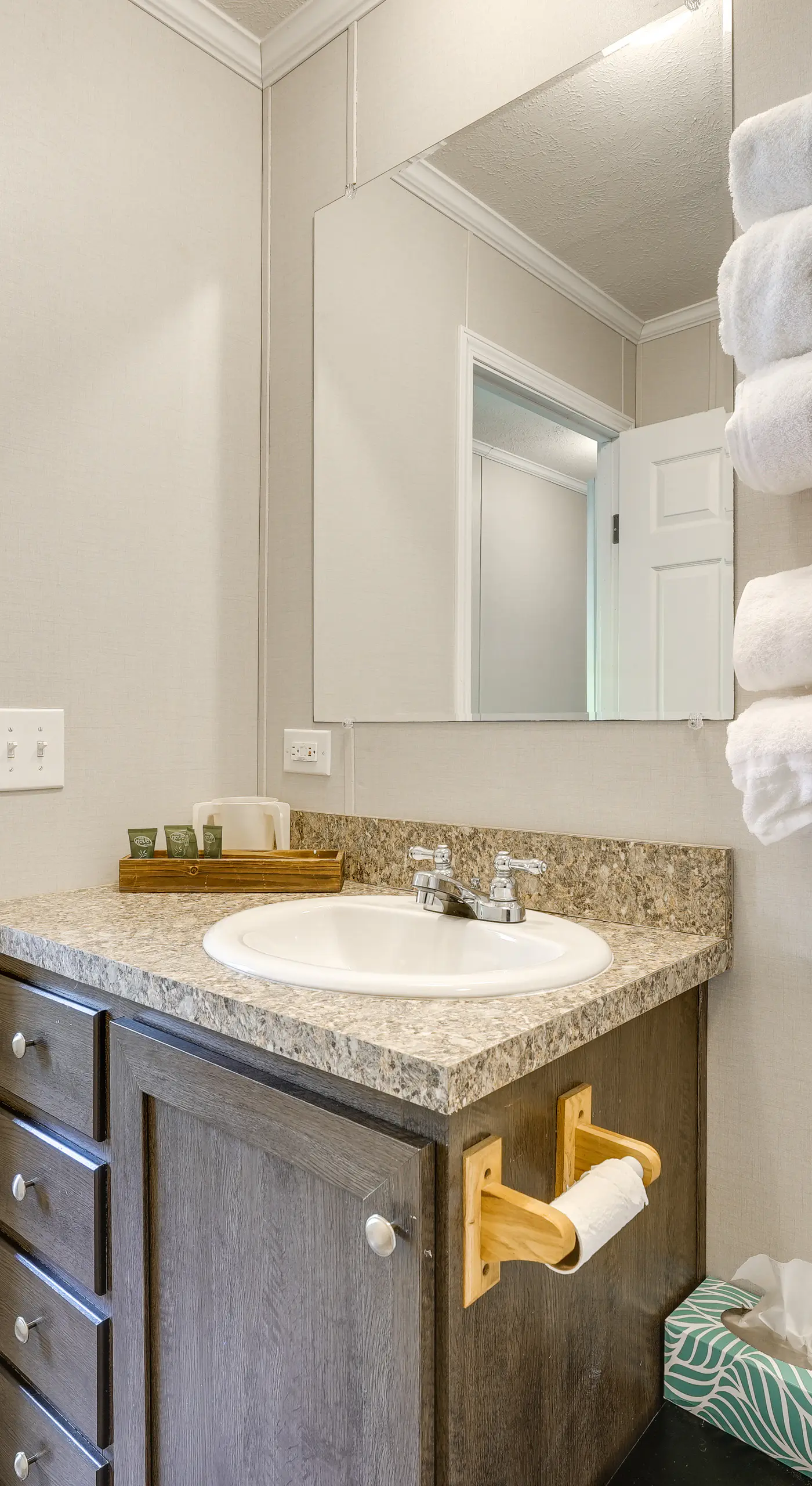 Cozy Cassopolis Cabin, Near Parks & Golfing!