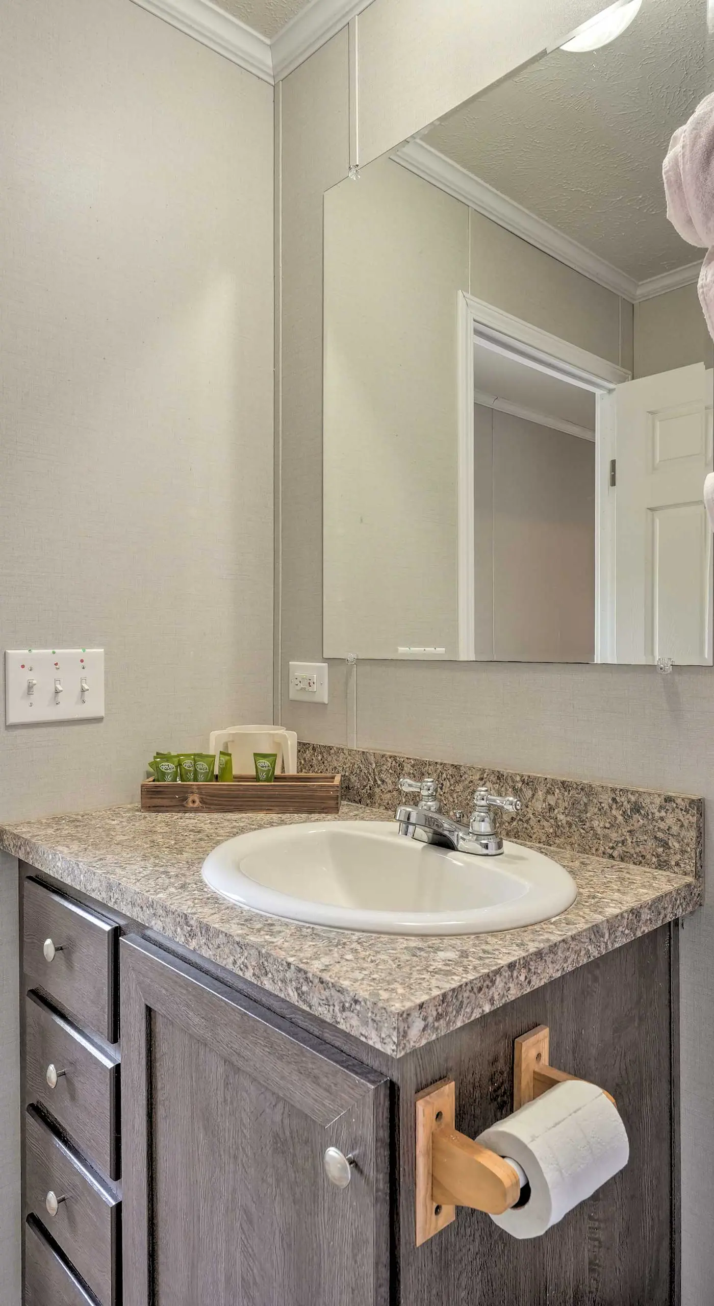 Pet-Friendly Cassoplis Cabin, Close to Parks!