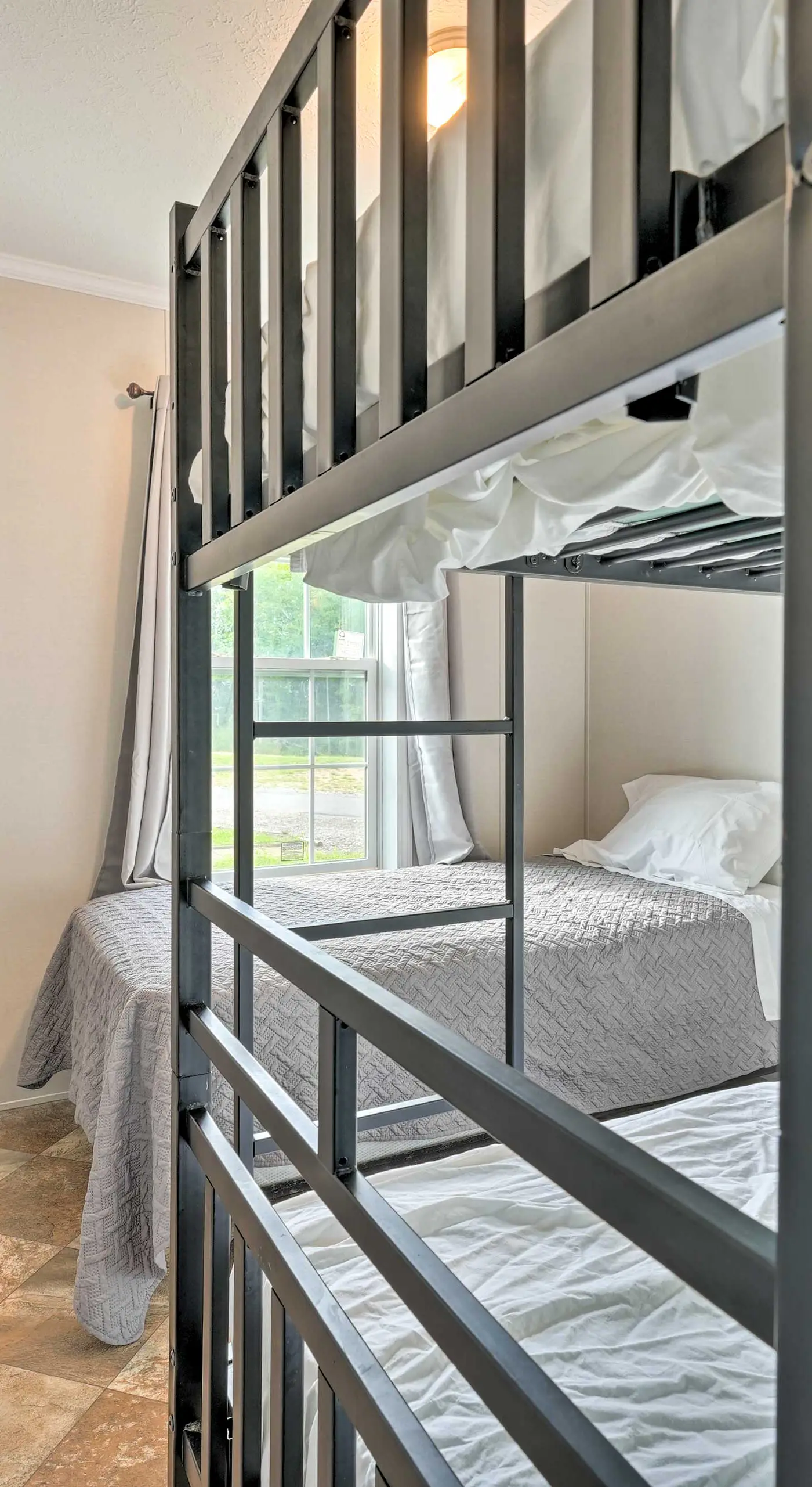 Pet-Friendly Cassoplis Cabin, Close to Parks!