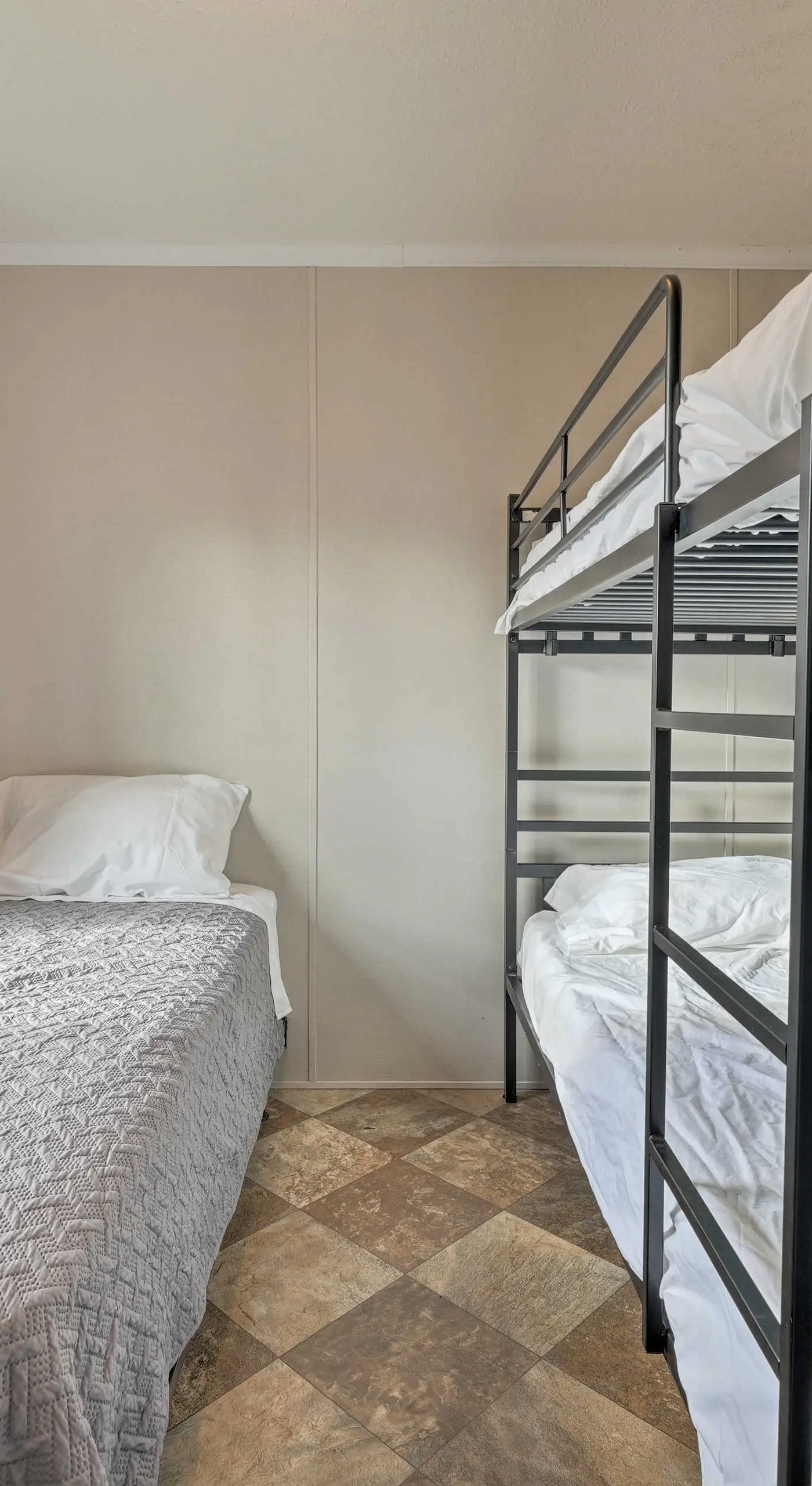 Pet-Friendly Cassoplis Cabin, Close to Parks!