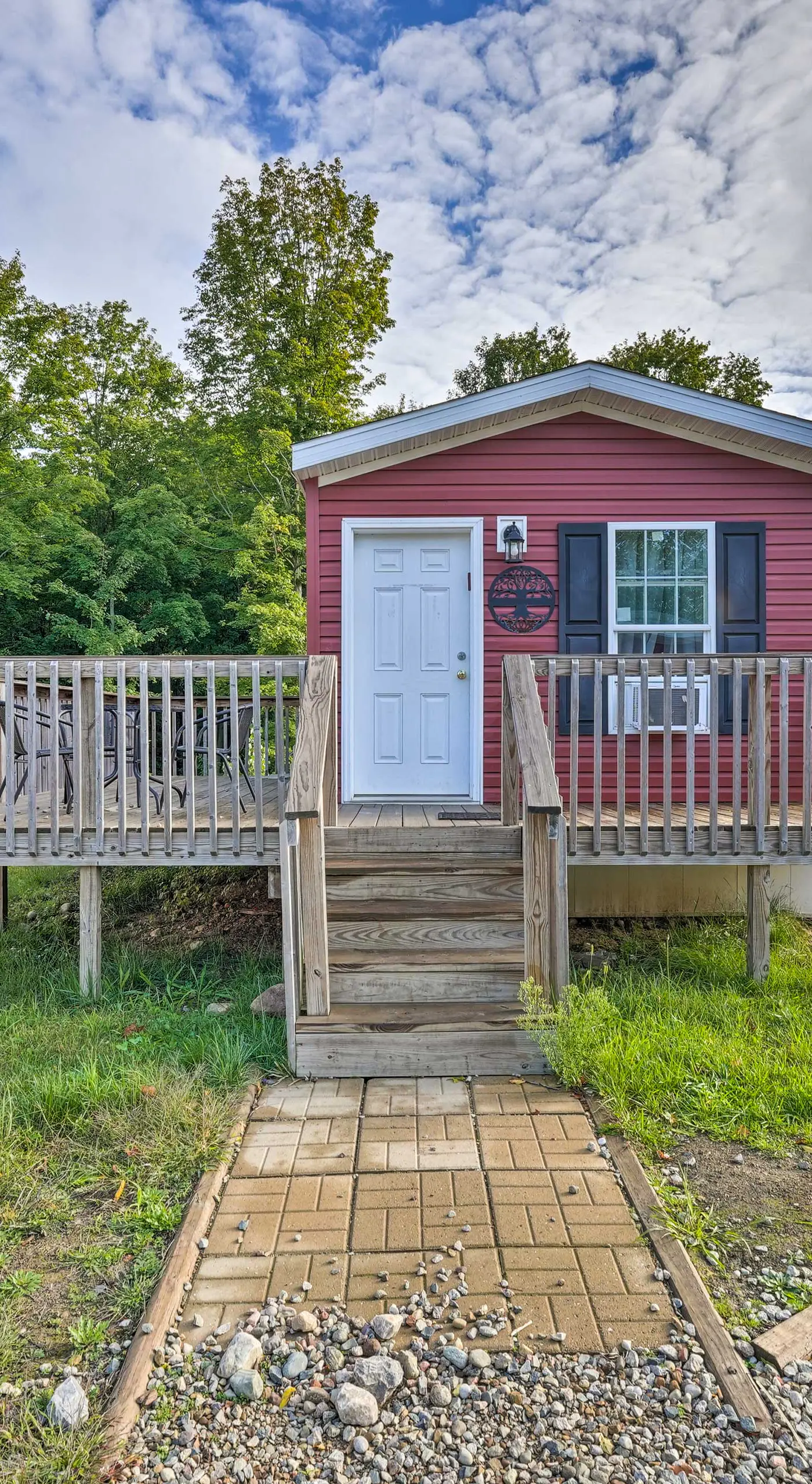 Pet-Friendly Cassoplis Cabin, Close to Parks!