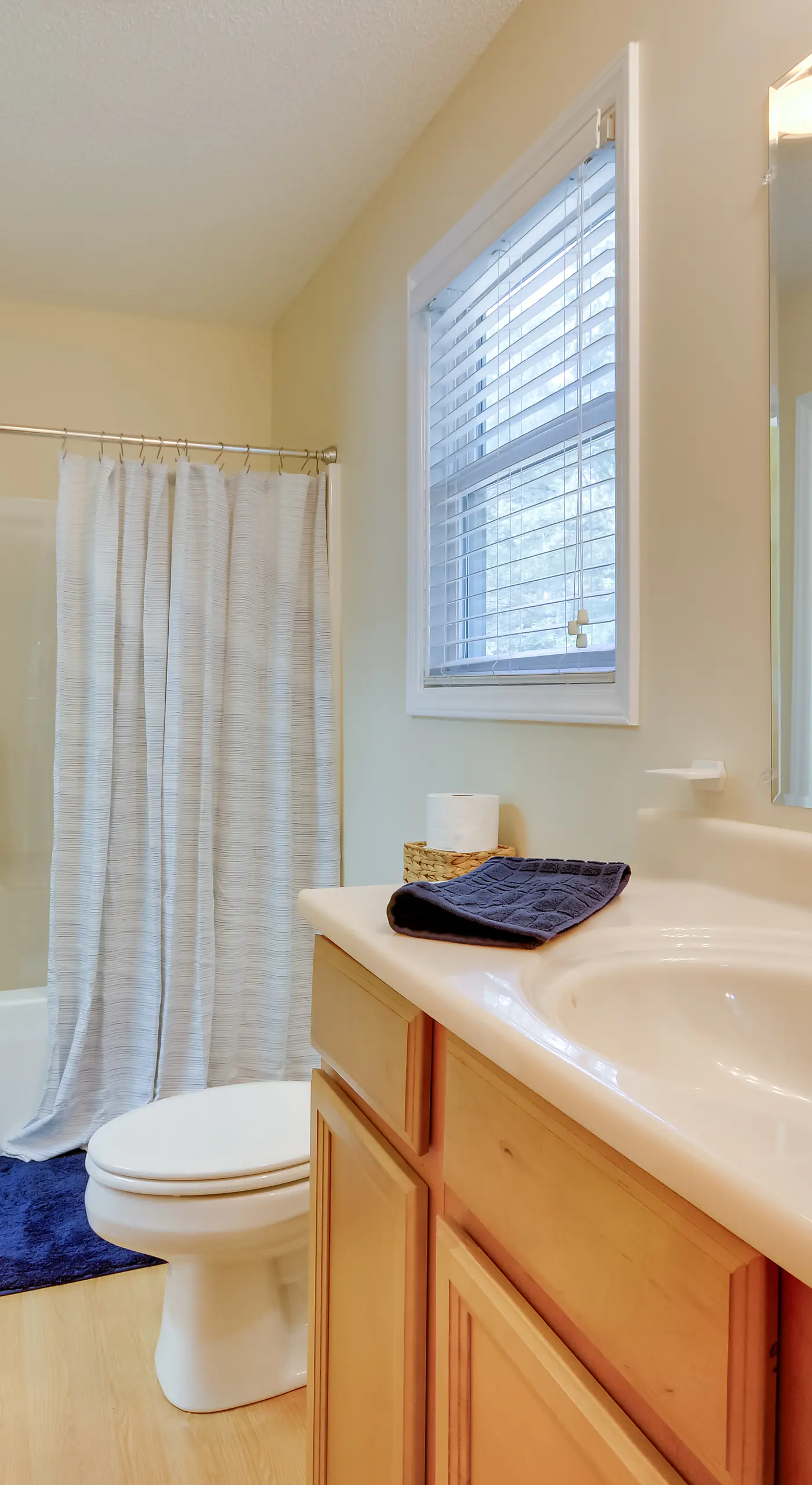 Peaceful & Convenient Country Retreat in Lexington