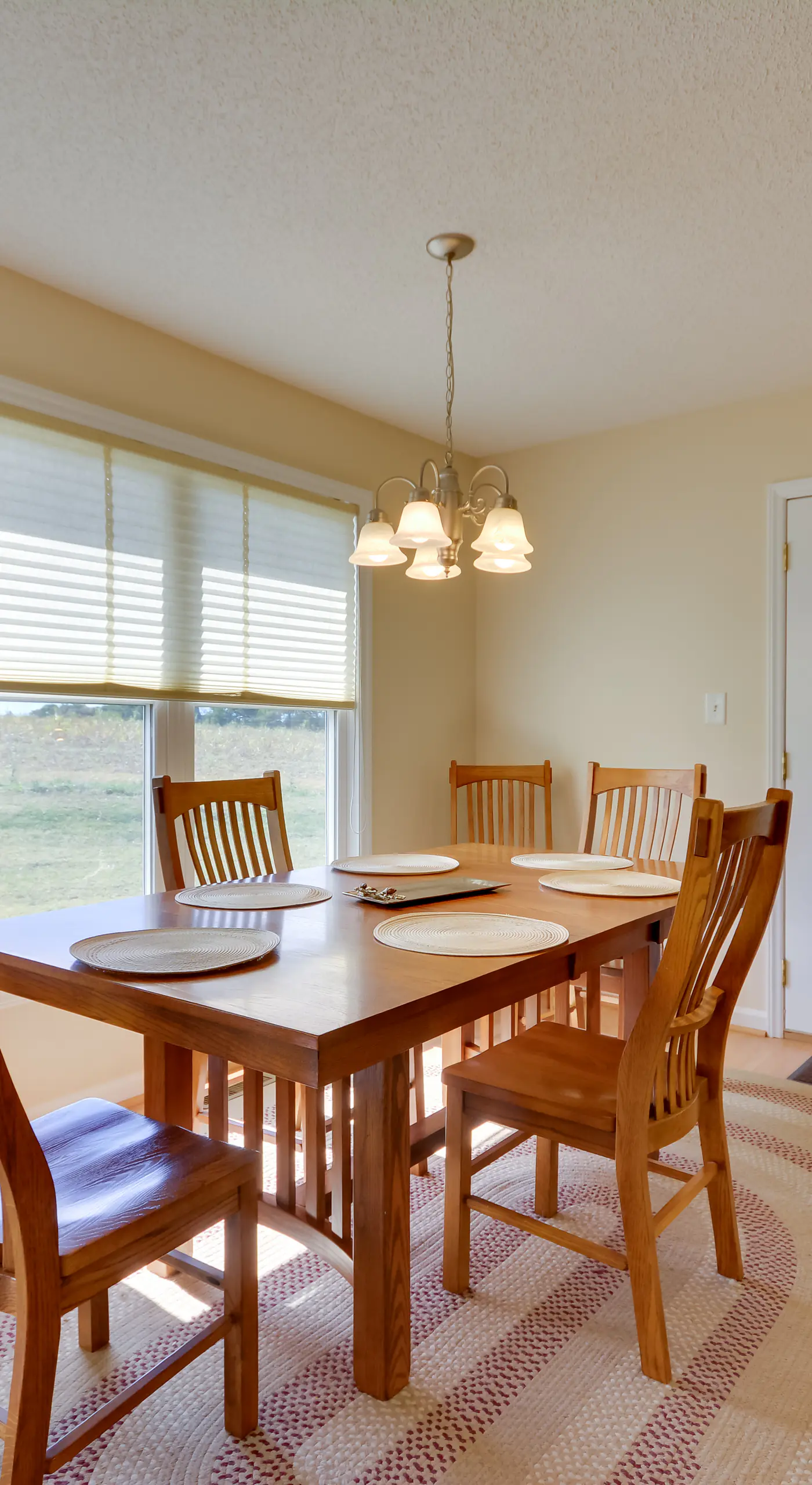 Peaceful & Convenient Country Retreat in Lexington
